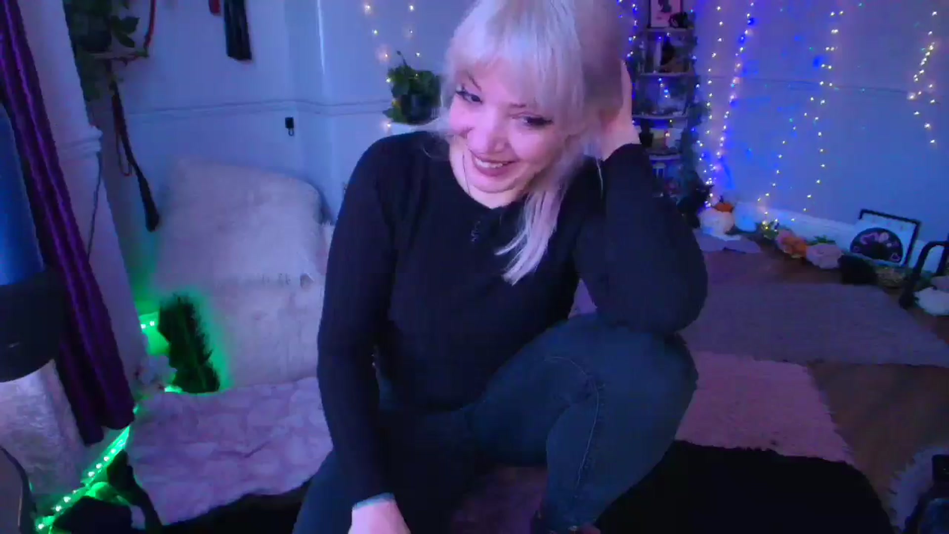 Gallery image thumbnail from LunaWolfie's myfreecams stream on, 03/17/2026, 17:50 image 7 of 20