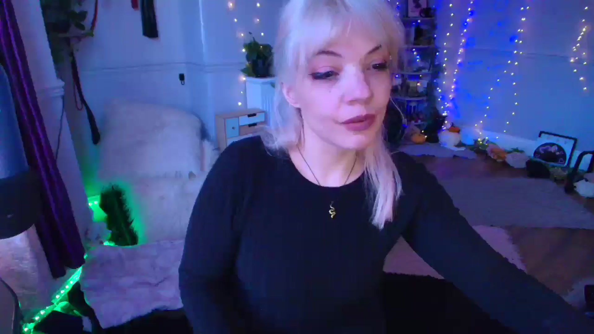 Gallery image thumbnail from LunaWolfie's myfreecams stream on, 03/17/2026, 17:50 image 14 of 20