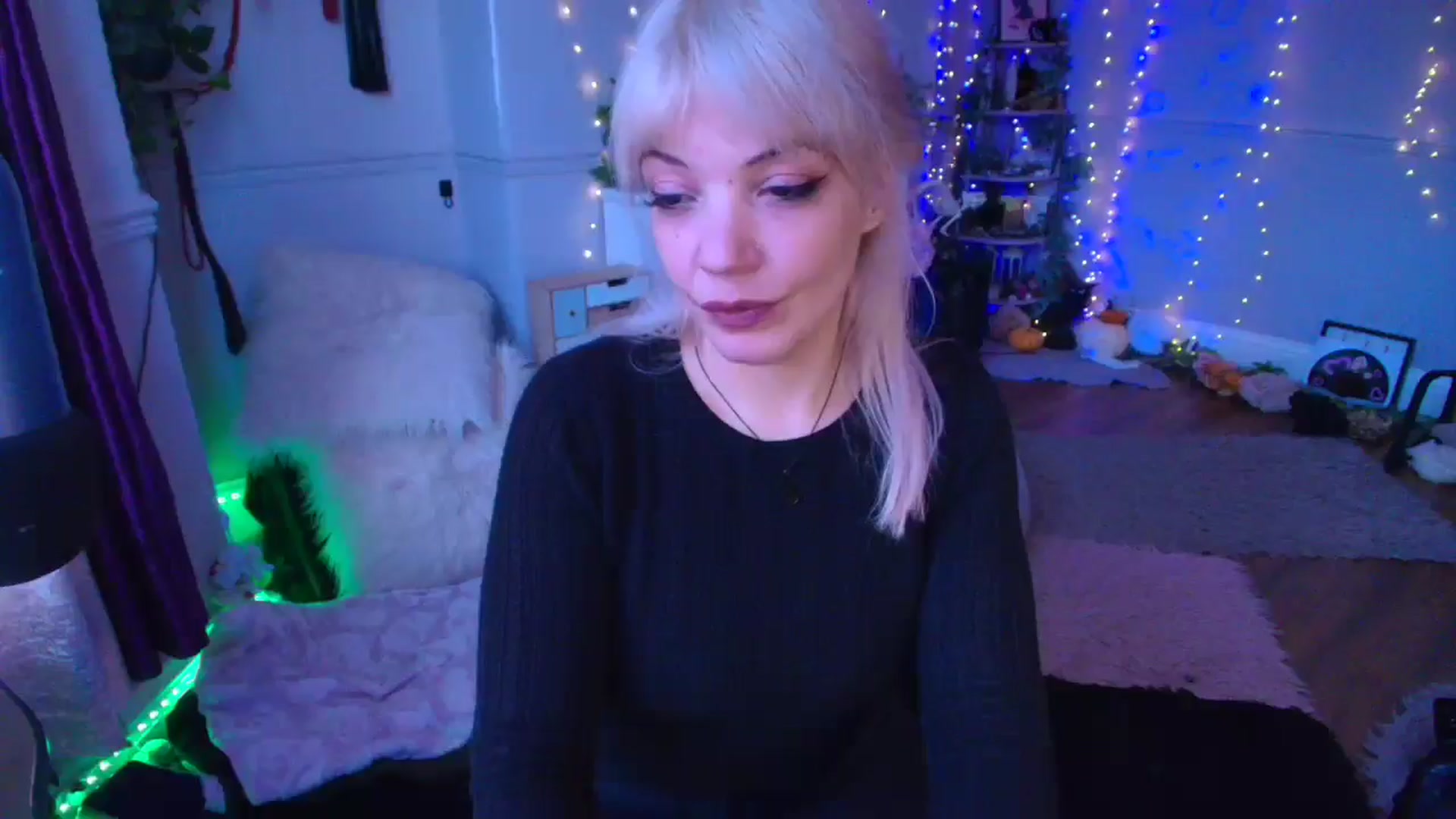 Gallery image thumbnail from LunaWolfie's myfreecams stream on, 03/17/2026, 17:50 image 17 of 20