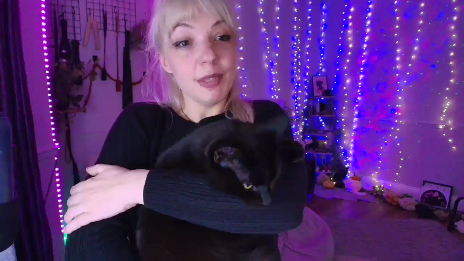 Gallery image thumbnail from LunaWolfie's myfreecams stream on, 03/17/2026, 19:30 image 20 of 20