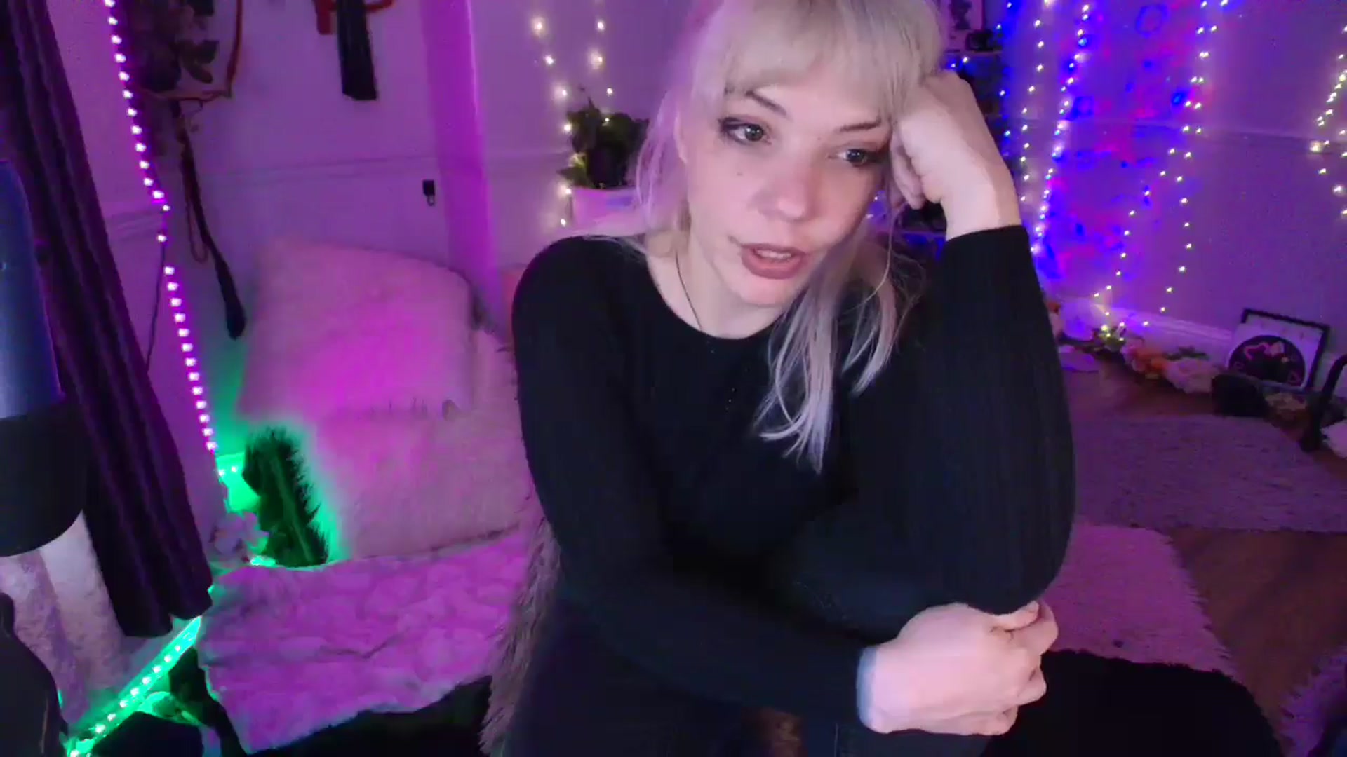 Gallery image thumbnail from LunaWolfie's myfreecams stream on, 03/17/2026, 19:30 image 9 of 20