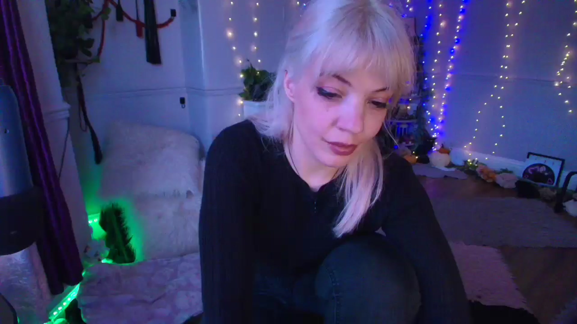 Gallery image thumbnail from LunaWolfie's myfreecams stream on, 03/17/2026, 19:30 image 2 of 20