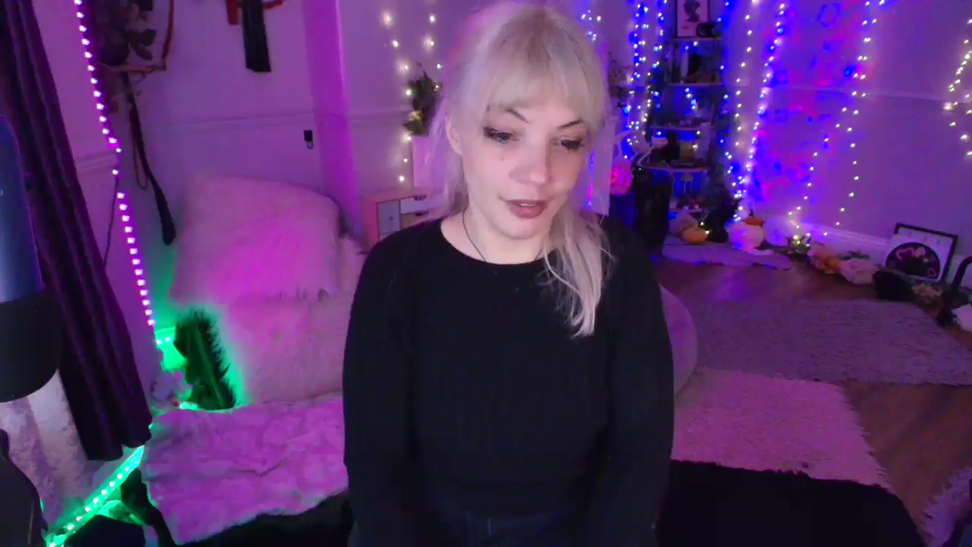 Gallery image thumbnail from LunaWolfie's myfreecams stream on, 03/17/2026, 19:30 image 8 of 20
