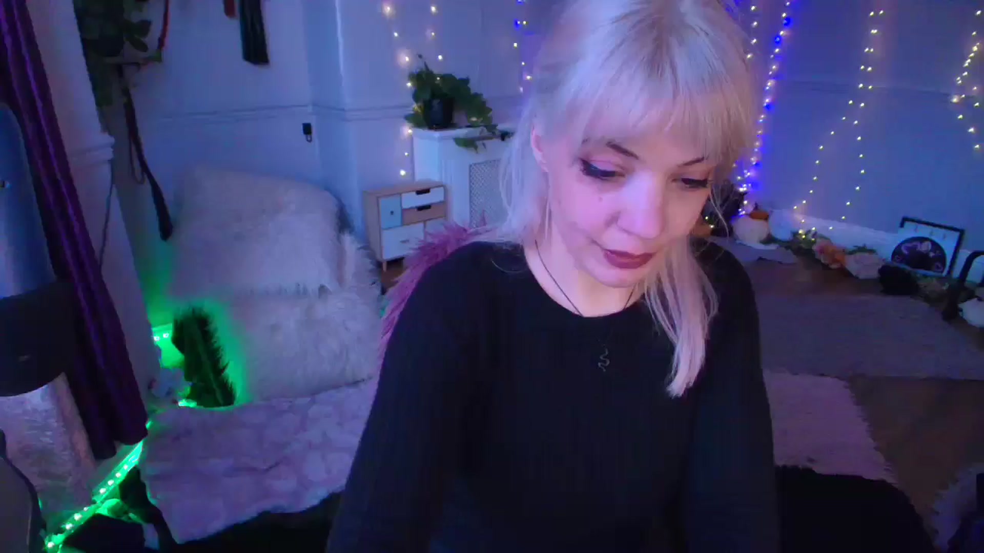 Gallery image thumbnail from LunaWolfie's myfreecams stream on, 03/17/2026, 19:30 image 1 of 20