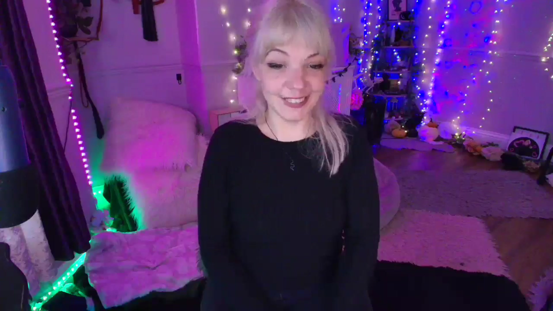 Gallery image thumbnail from LunaWolfie's myfreecams stream on, 03/17/2026, 19:30 image 12 of 20