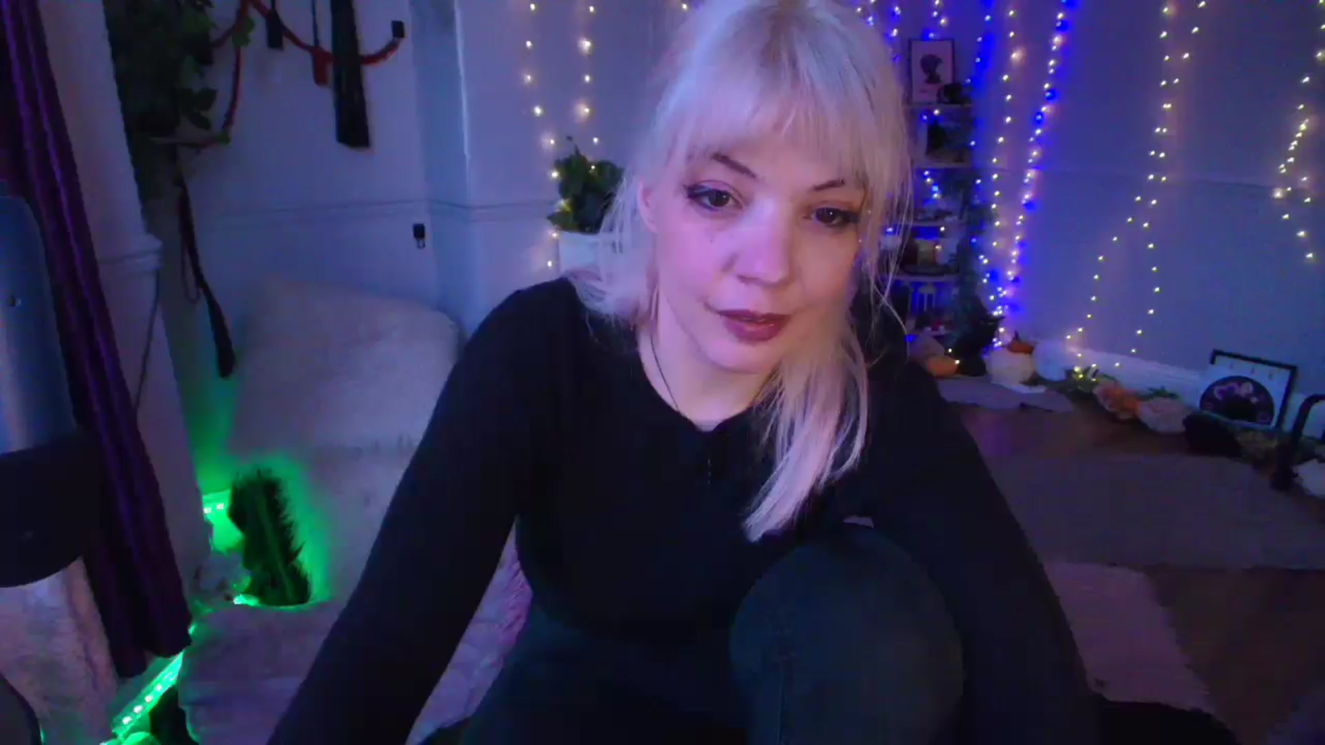 Gallery image thumbnail from LunaWolfie's myfreecams stream on, 03/17/2026, 19:30 image 3 of 20