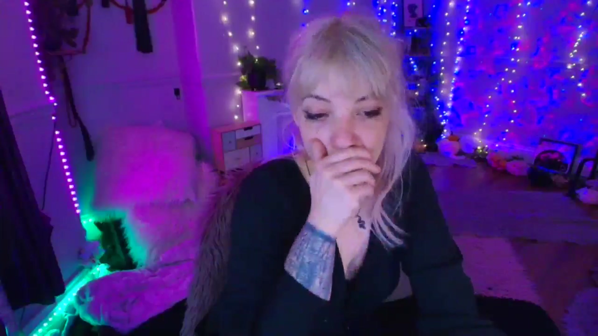 Gallery image thumbnail from LunaWolfie's myfreecams stream on, 03/19/2026, 20:42 image 6 of 20