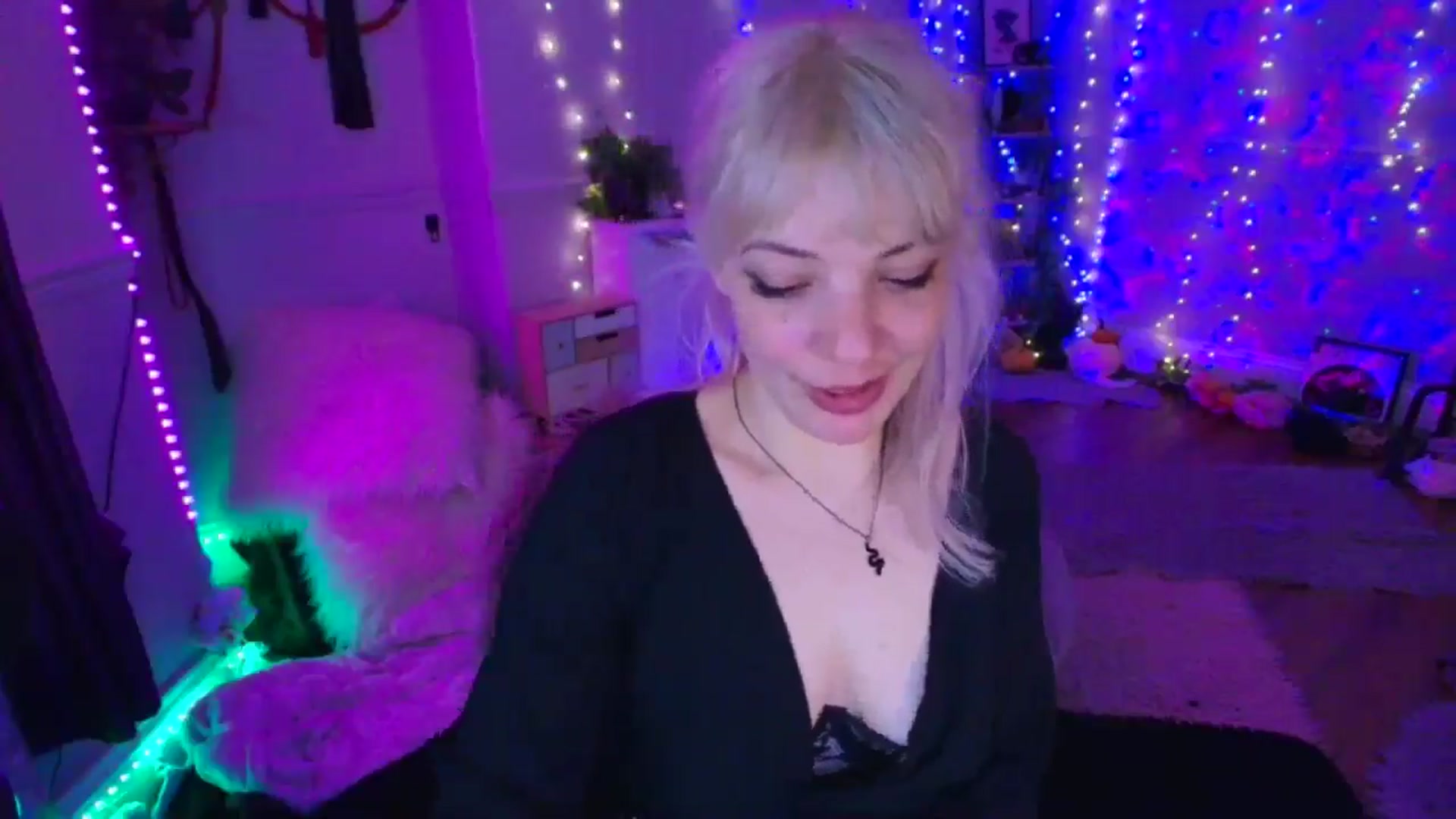 Gallery image thumbnail from LunaWolfie's myfreecams stream on, 03/19/2026, 20:42 image 8 of 20