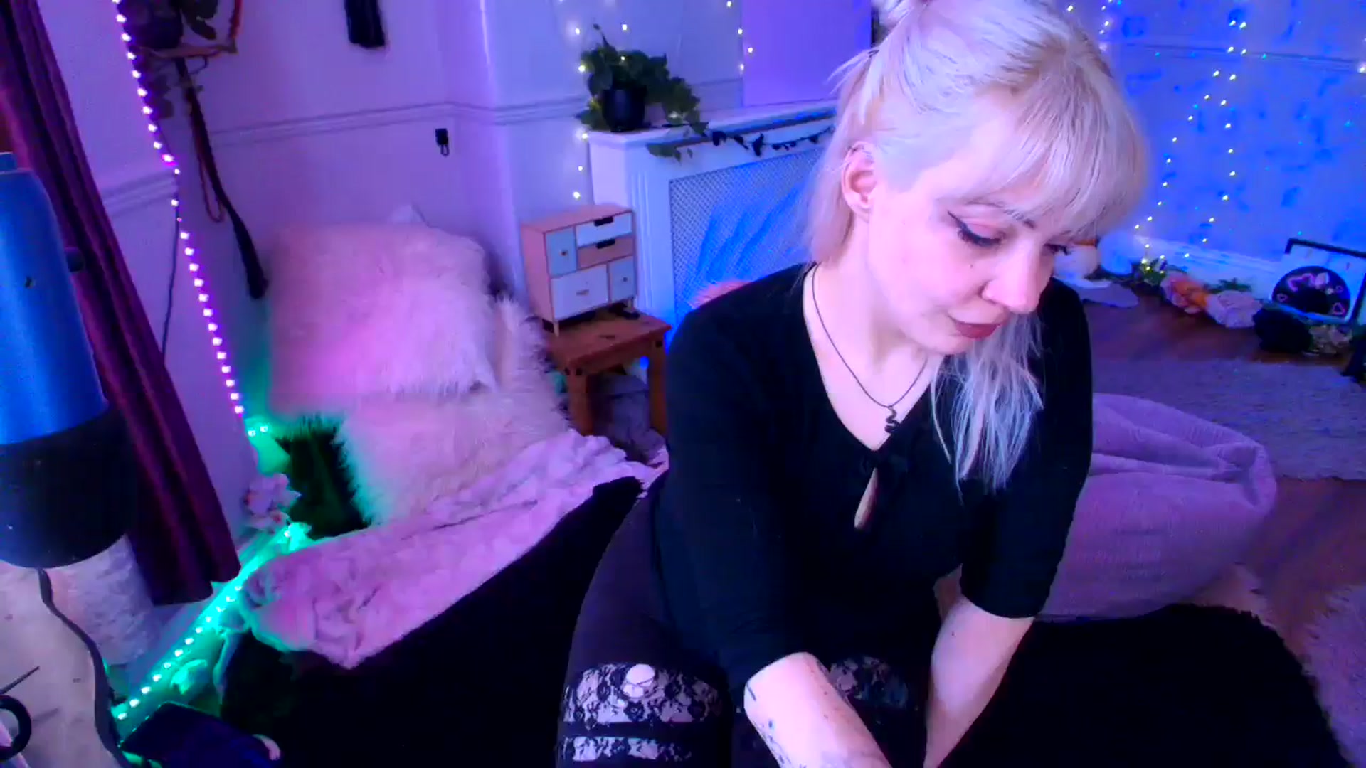 Gallery image thumbnail from LunaWolfie's myfreecams stream on, 03/20/2026, 16:30 image 14 of 20