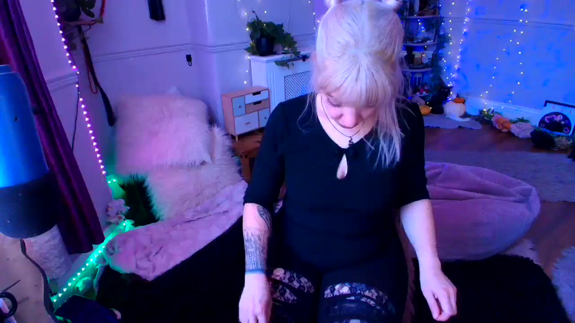 Gallery image thumbnail from LunaWolfie's myfreecams stream on, 03/20/2026, 16:30 image 20 of 20