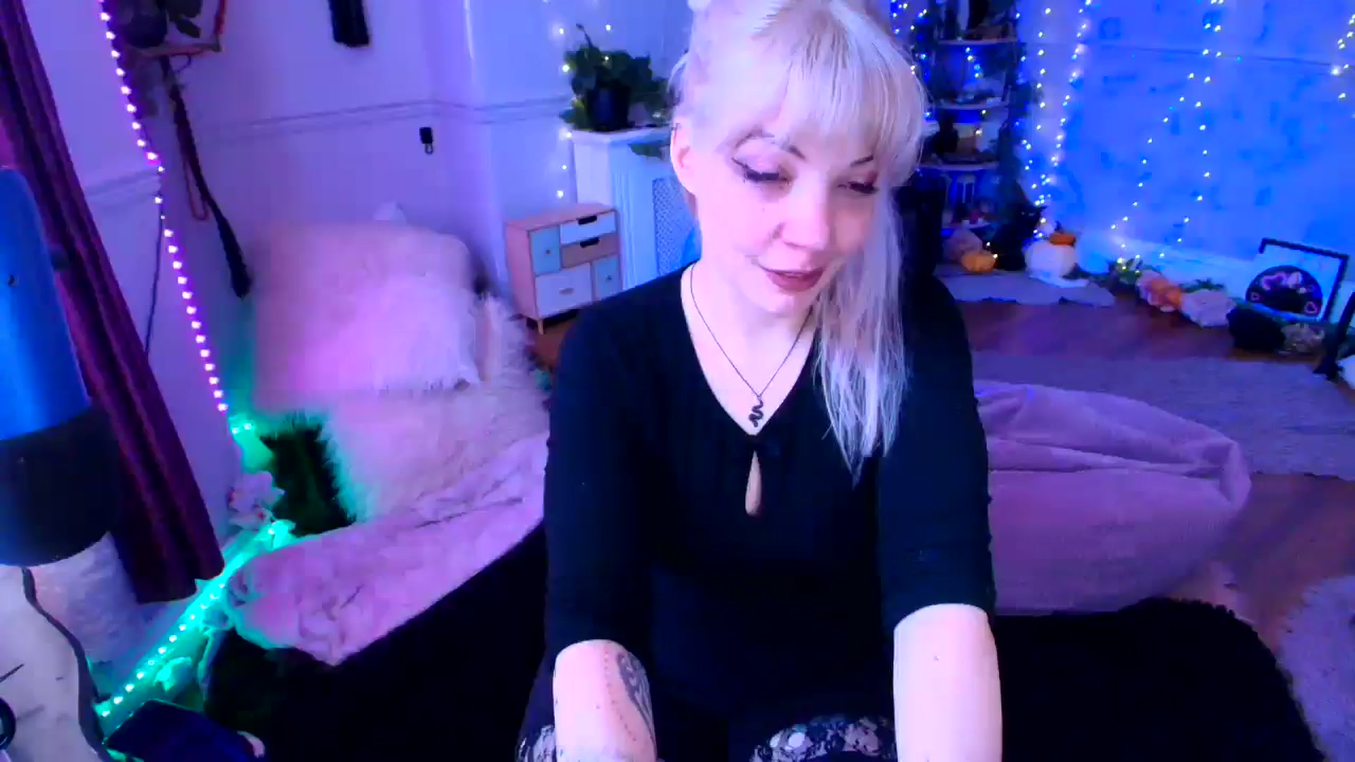 Gallery image thumbnail from LunaWolfie's myfreecams stream on, 03/20/2026, 16:30 image 3 of 20