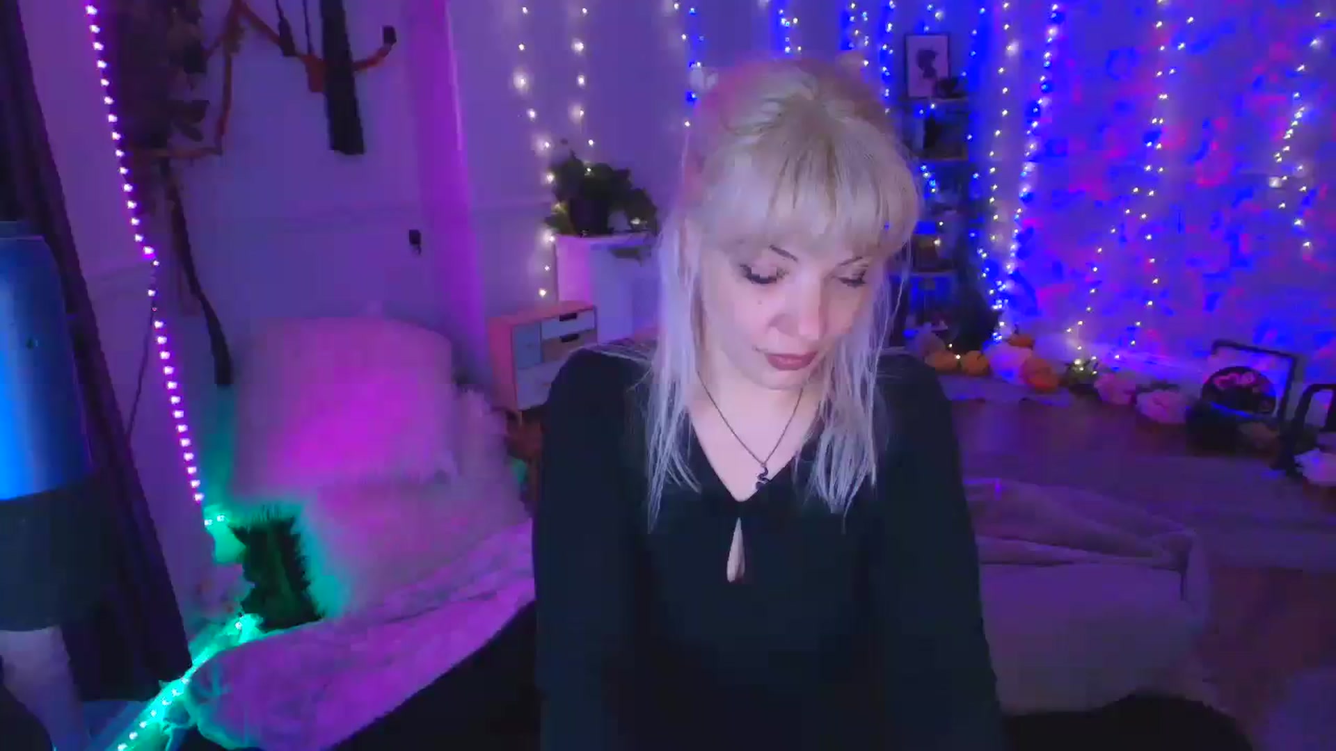 Gallery image thumbnail from LunaWolfie's myfreecams stream on, 03/20/2026, 19:50 image 7 of 20