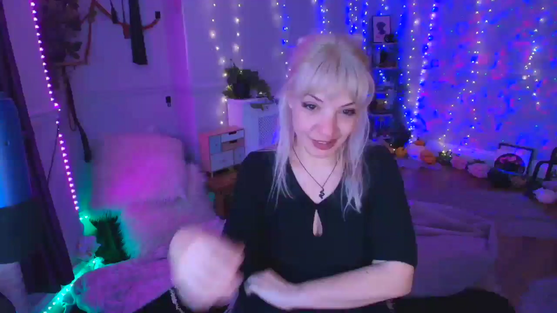Gallery image thumbnail from LunaWolfie's myfreecams stream on, 03/20/2026, 19:50 image 1 of 20