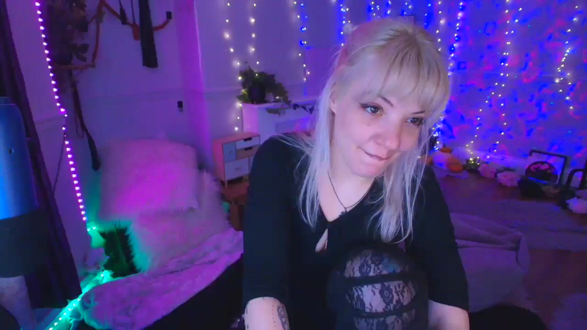 Gallery image thumbnail from LunaWolfie's myfreecams stream on, 03/20/2026, 19:50 image 4 of 20