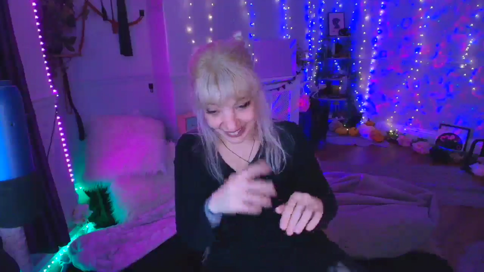 Gallery image thumbnail from LunaWolfie's myfreecams stream on, 03/20/2026, 19:50 image 8 of 20