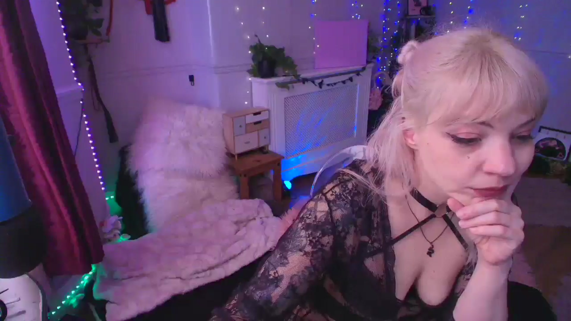 Gallery image thumbnail from LunaWolfie's myfreecams stream on, 03/21/2026, 12:38 image 9 of 20