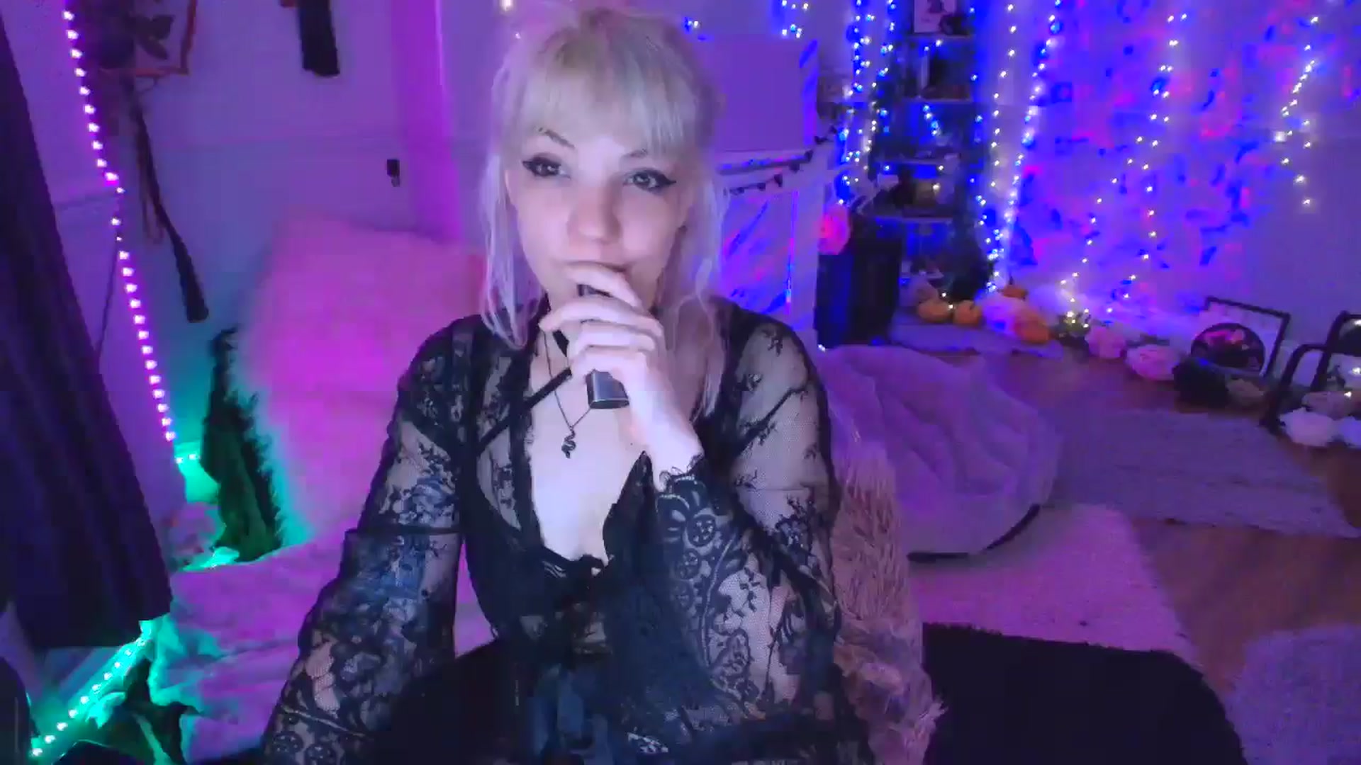 Gallery image thumbnail from LunaWolfie's myfreecams stream on, 03/21/2026, 18:56 image 5 of 20