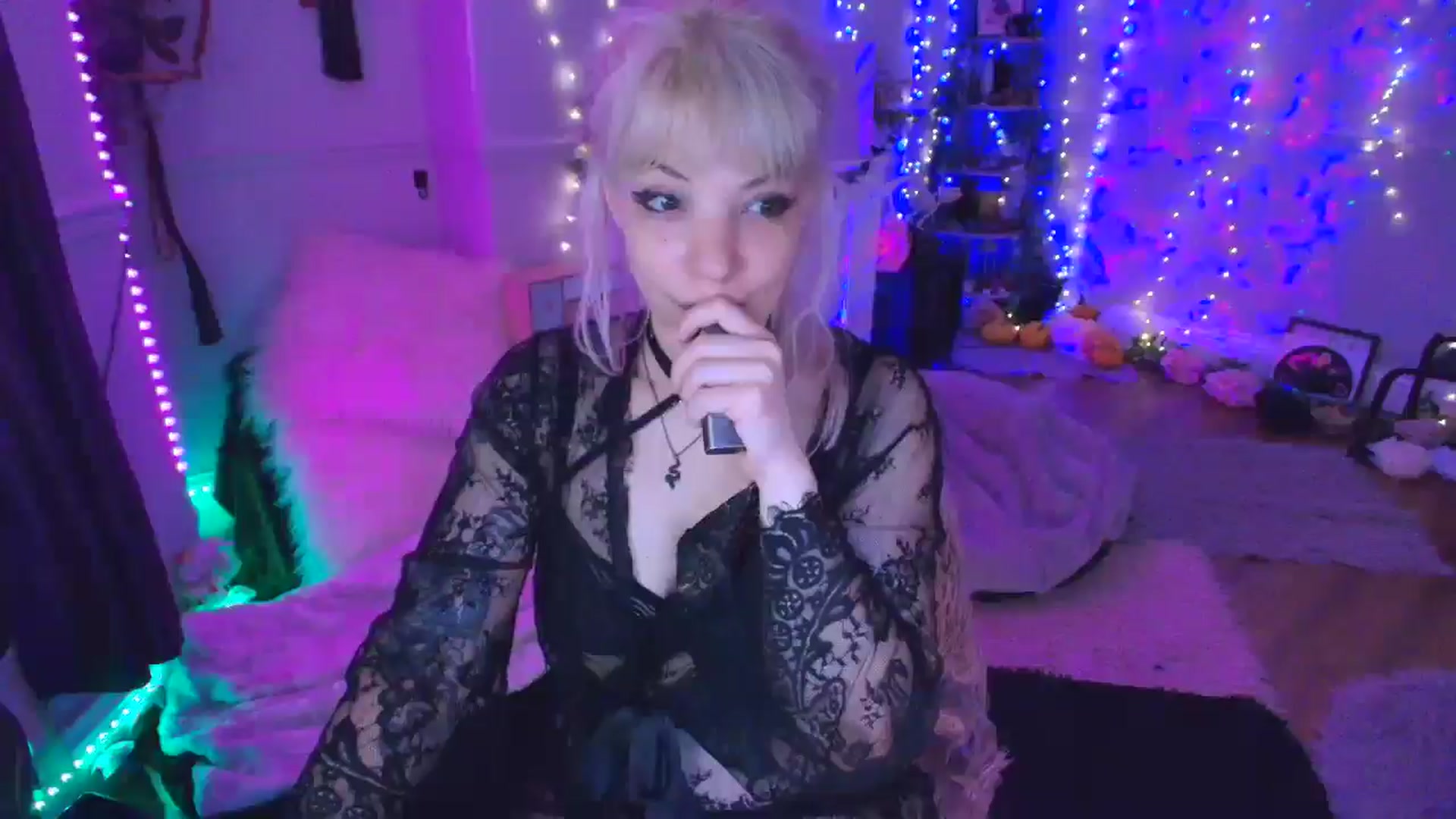 Gallery image thumbnail from LunaWolfie's myfreecams stream on, 03/21/2026, 18:56 image 3 of 20