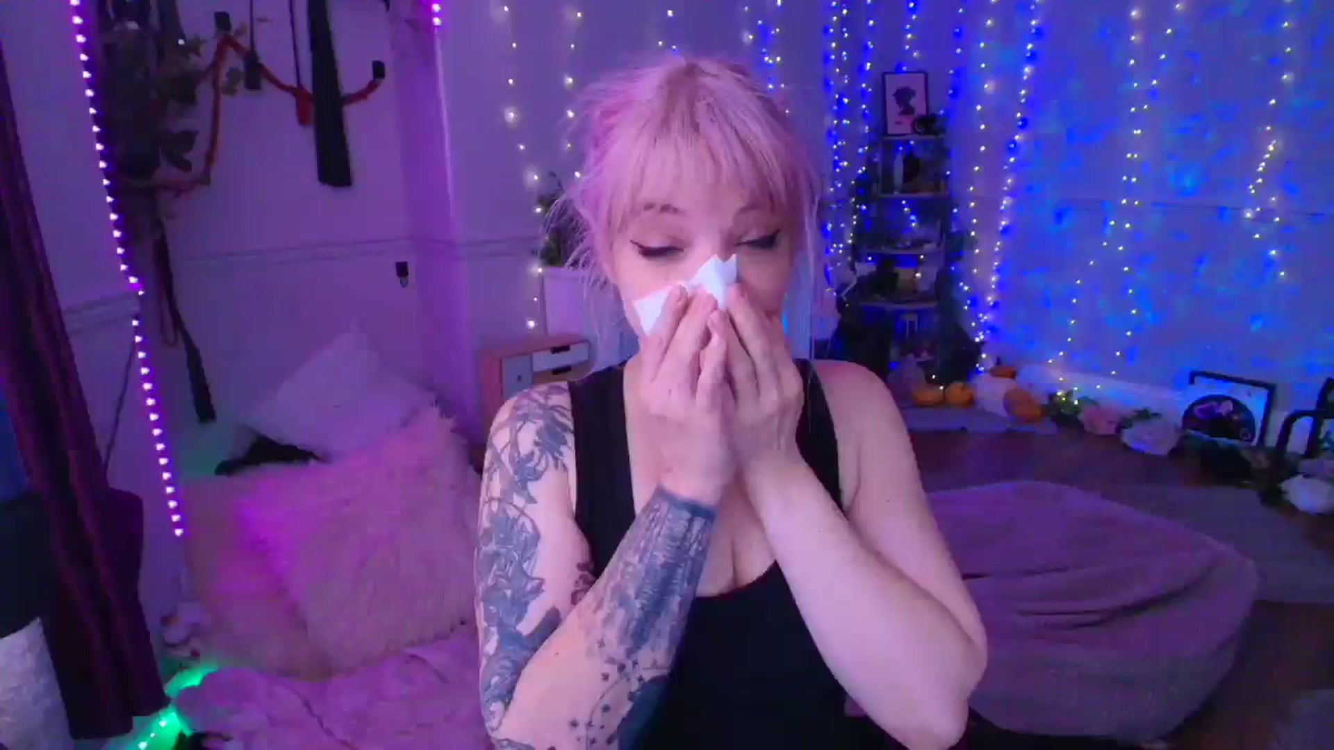Gallery image thumbnail from LunaWolfie's myfreecams stream on, 03/28/2026, 16:37 image 1 of 20