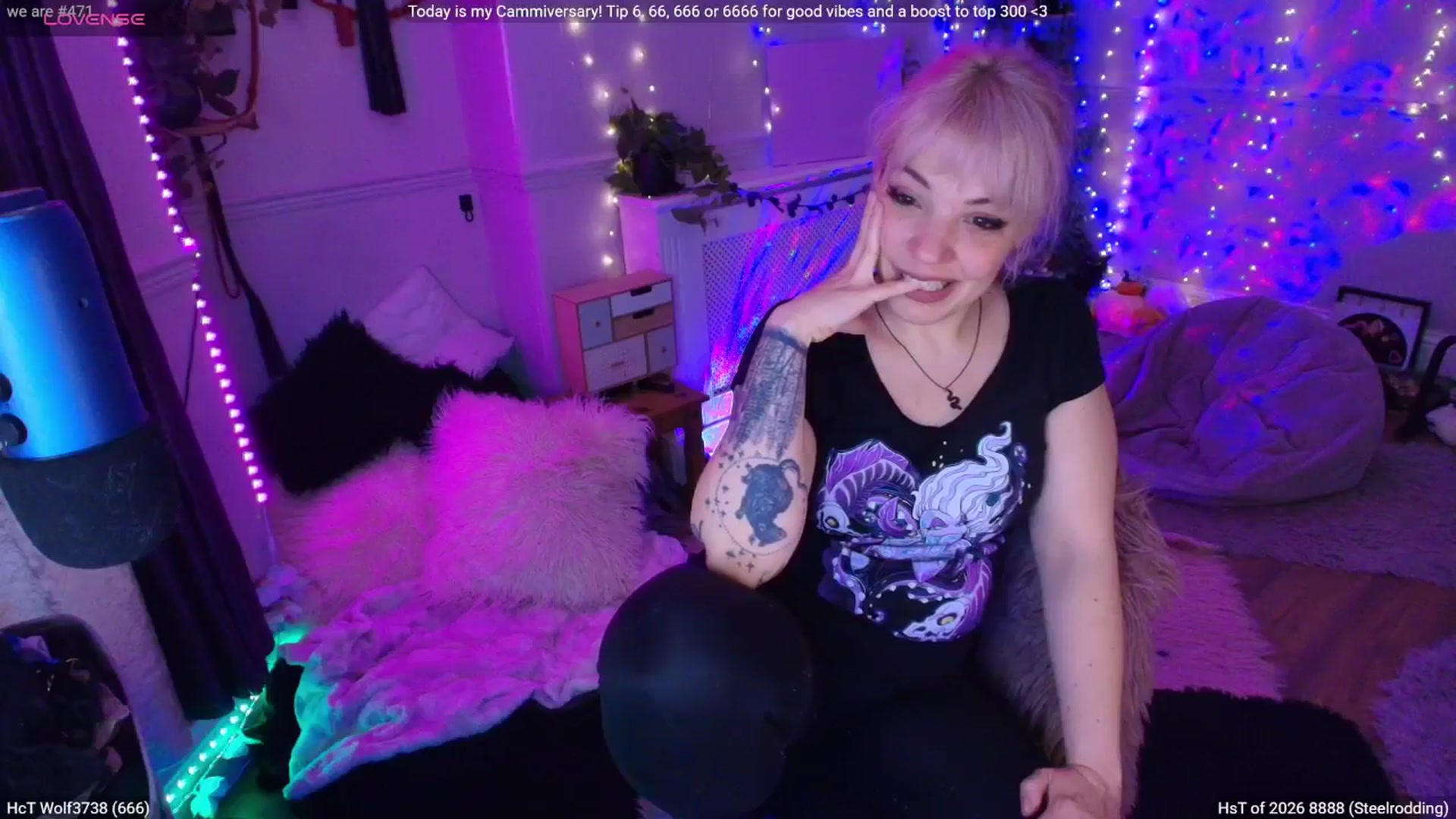 Gallery image thumbnail from LunaWolfie's myfreecams stream on, 03/31/2026, 23:02 image 8 of 20