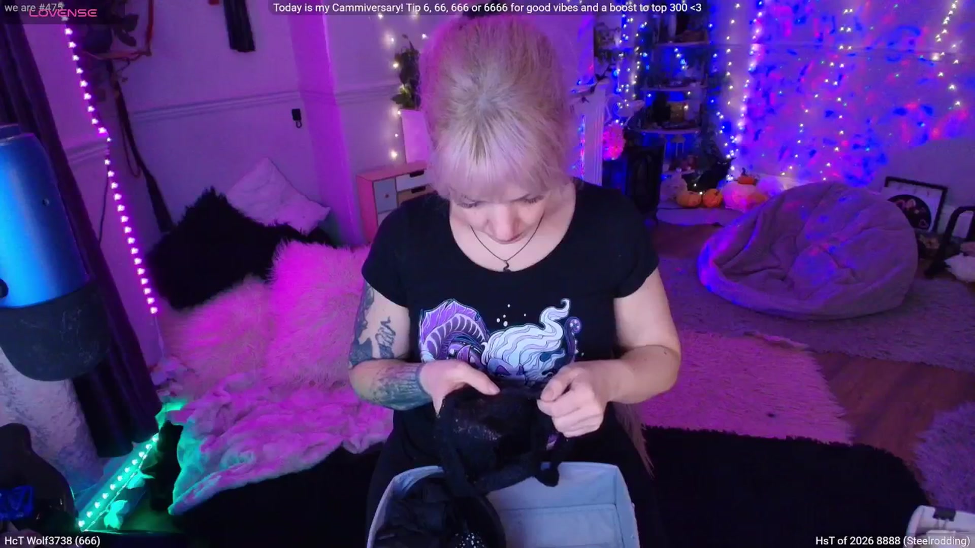Gallery image thumbnail from LunaWolfie's myfreecams stream on, 03/31/2026, 23:02 image 6 of 20