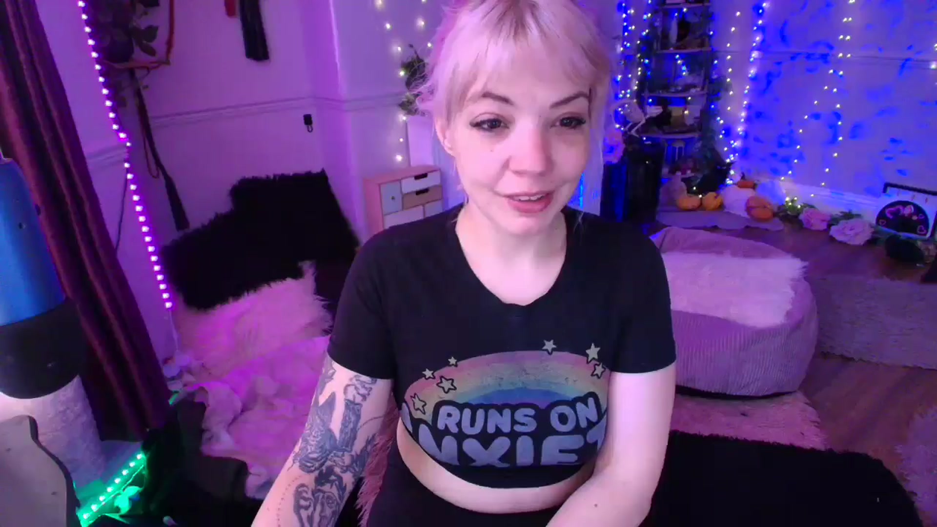 Gallery image thumbnail from LunaWolfie's myfreecams stream on, 04/03/2026, 10:48 image 7 of 20