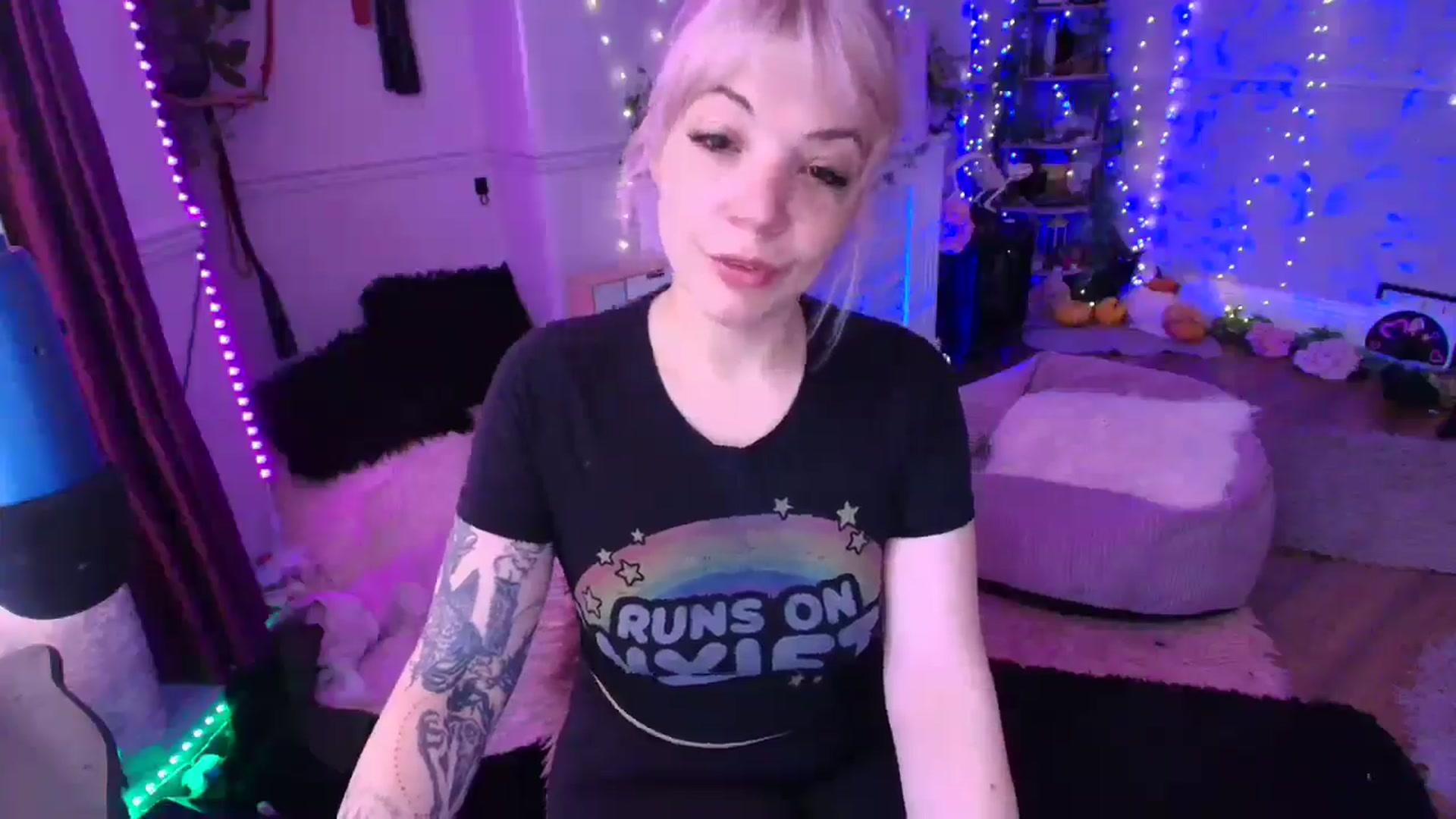 Gallery image thumbnail from LunaWolfie's myfreecams stream on, 04/03/2026, 10:48 image 19 of 20