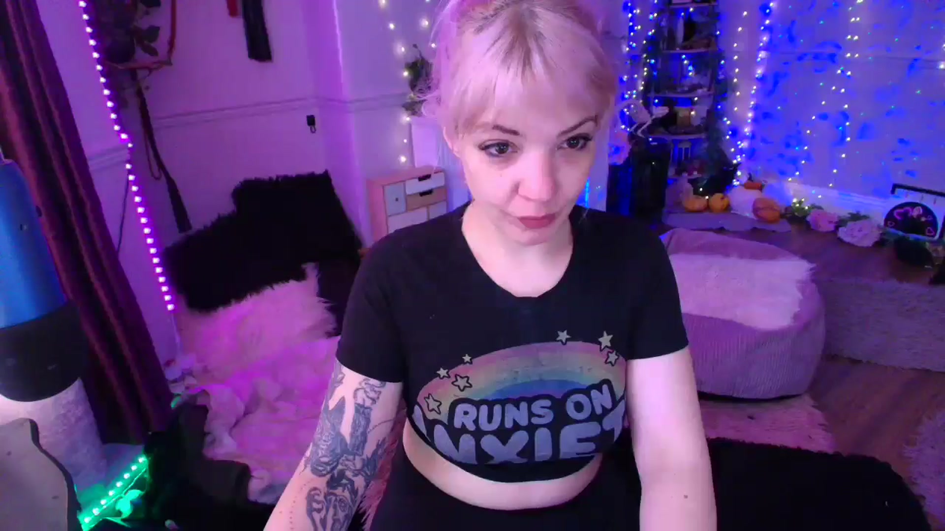 Gallery image thumbnail from LunaWolfie's myfreecams stream on, 04/03/2026, 10:48 image 10 of 20