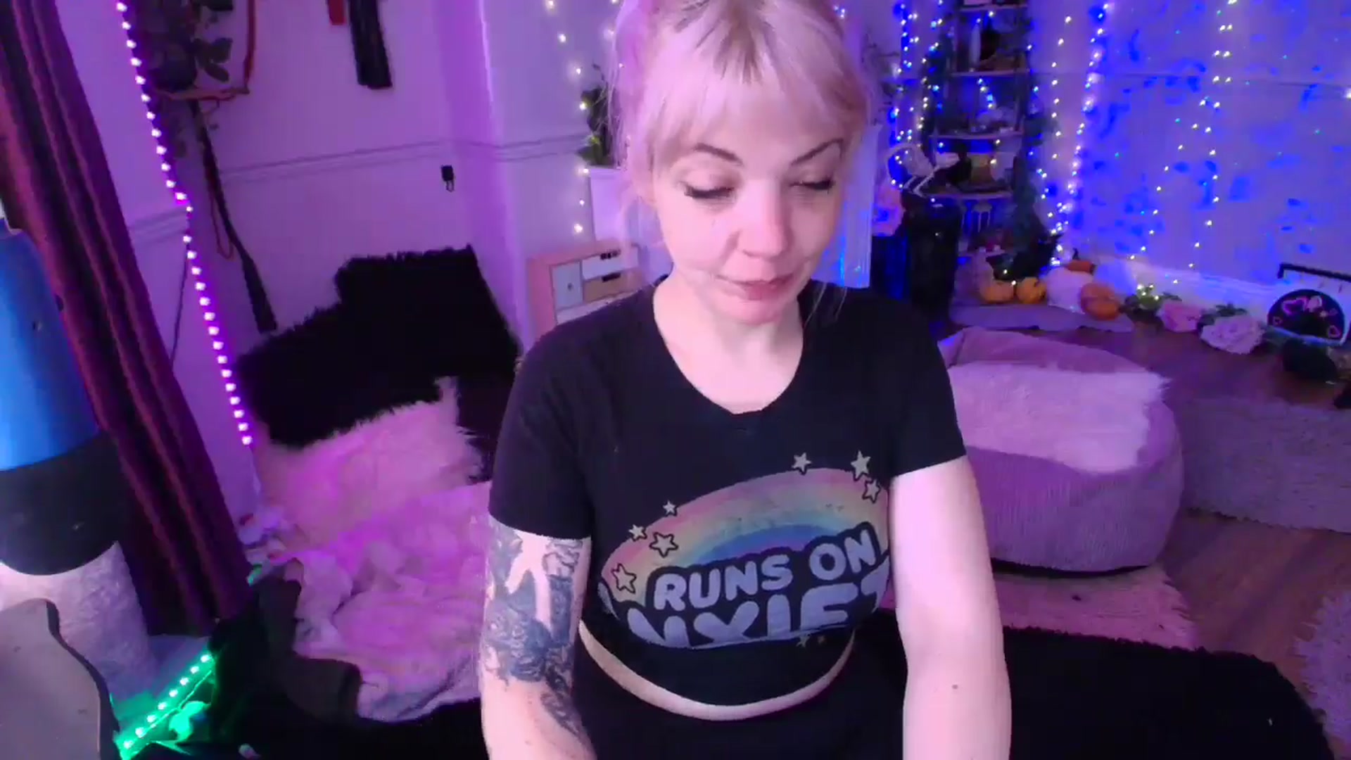 Gallery image thumbnail from LunaWolfie's myfreecams stream on, 04/03/2026, 10:48 image 20 of 20