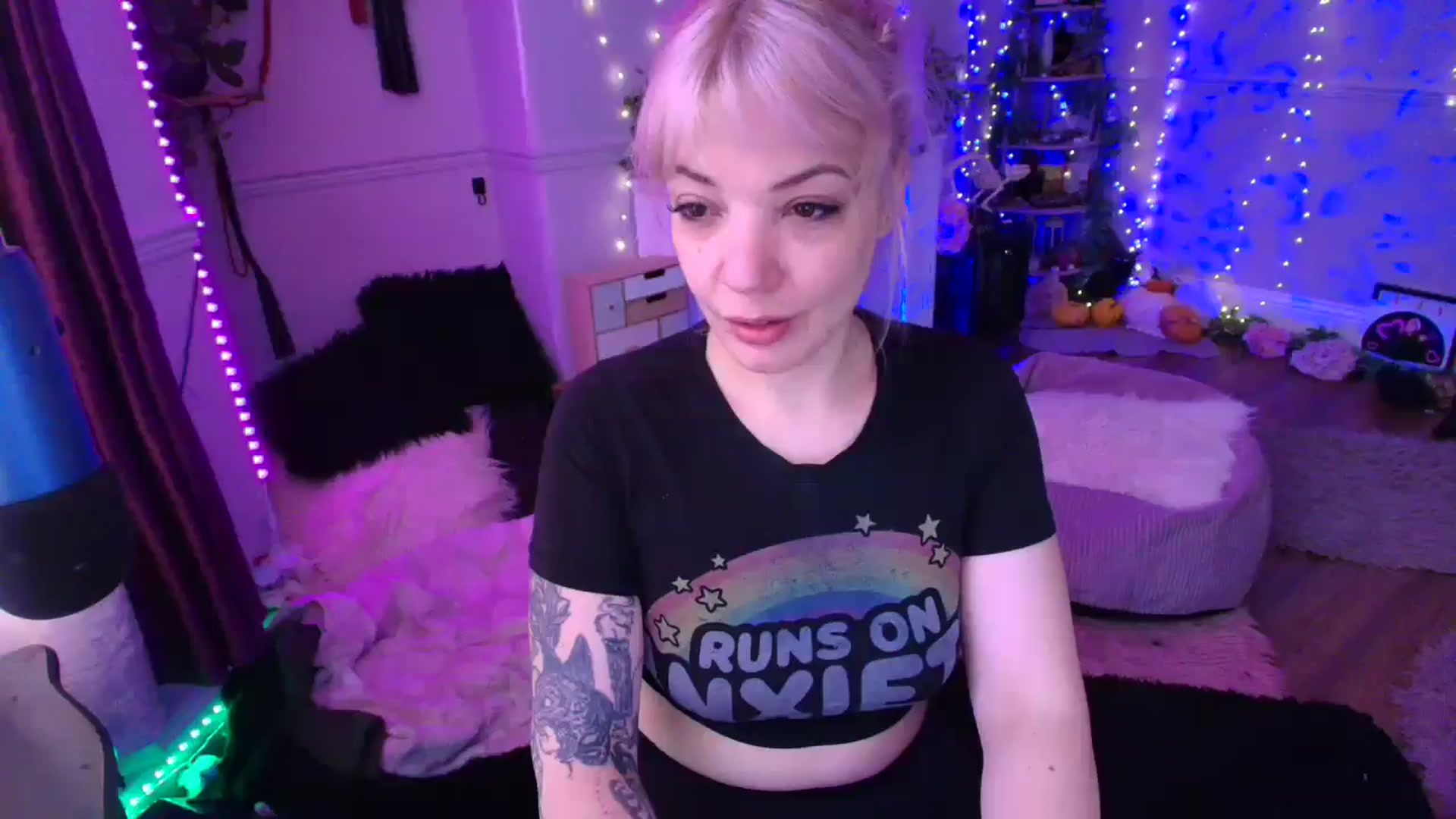 Gallery image thumbnail from LunaWolfie's myfreecams stream on, 04/03/2026, 10:48 image 9 of 20