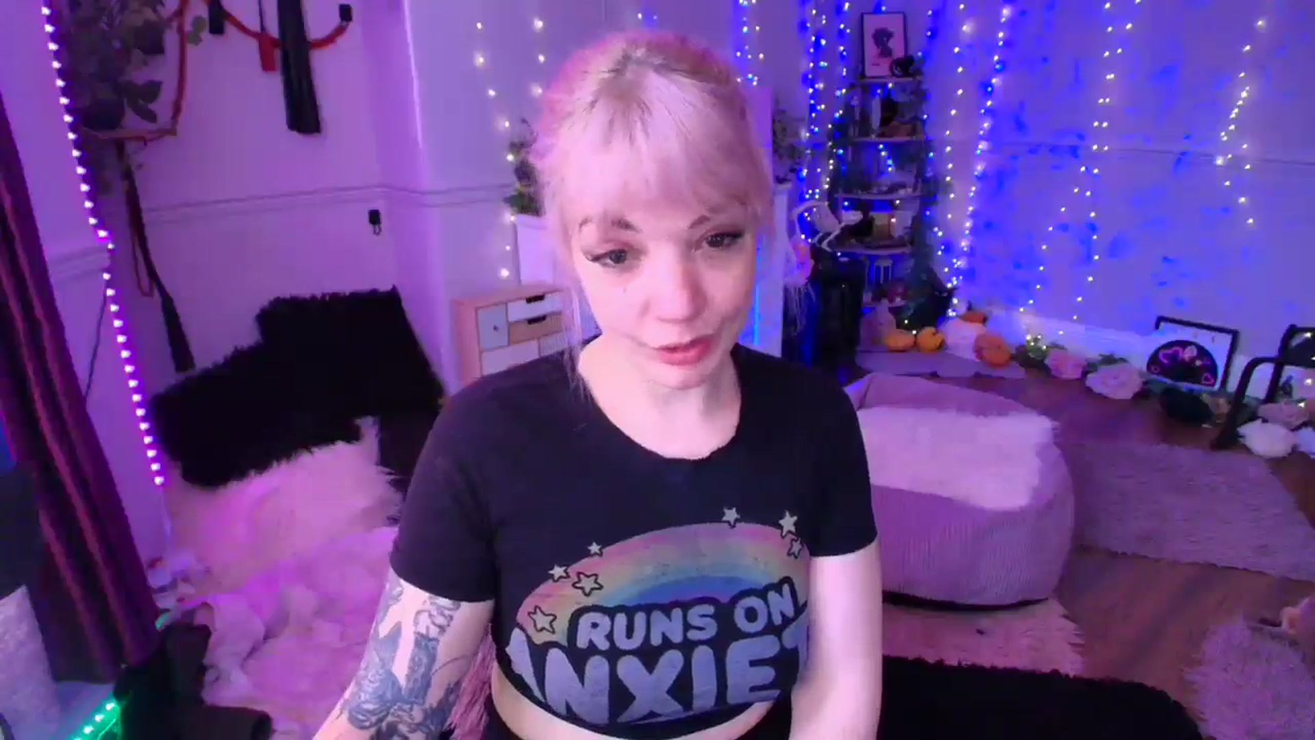Gallery image thumbnail from LunaWolfie's myfreecams stream on, 04/03/2026, 12:19 image 10 of 20