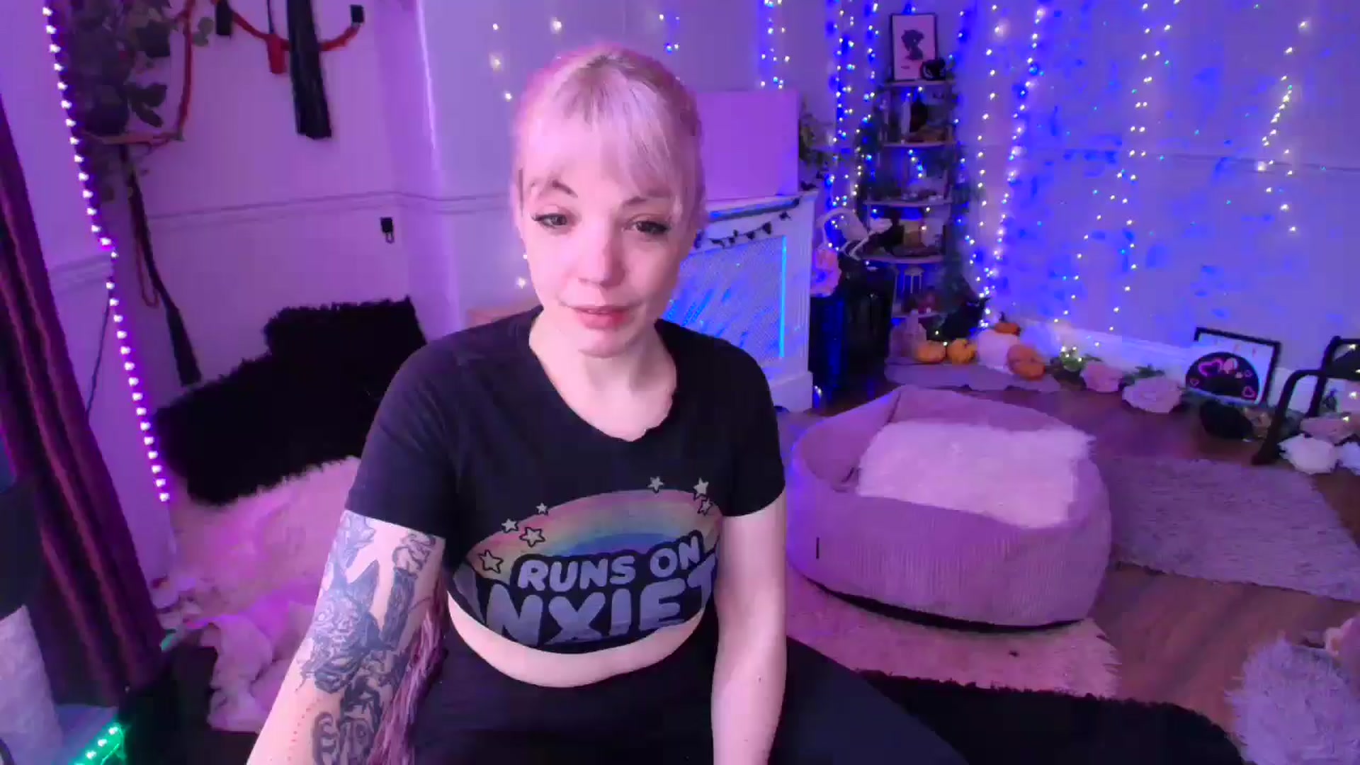 Gallery image thumbnail from LunaWolfie's myfreecams stream on, 04/03/2026, 12:19 image 2 of 20