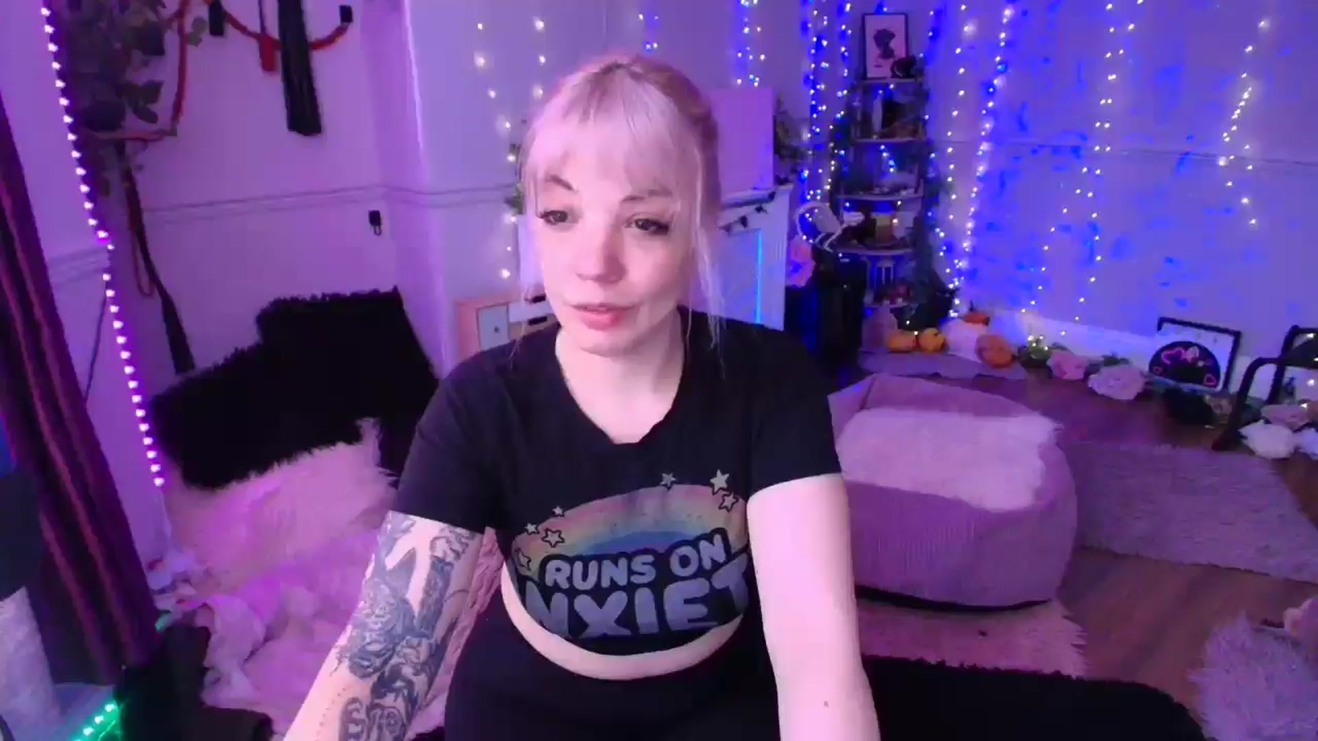 Gallery image thumbnail from LunaWolfie's myfreecams stream on, 04/03/2026, 12:19 image 5 of 20