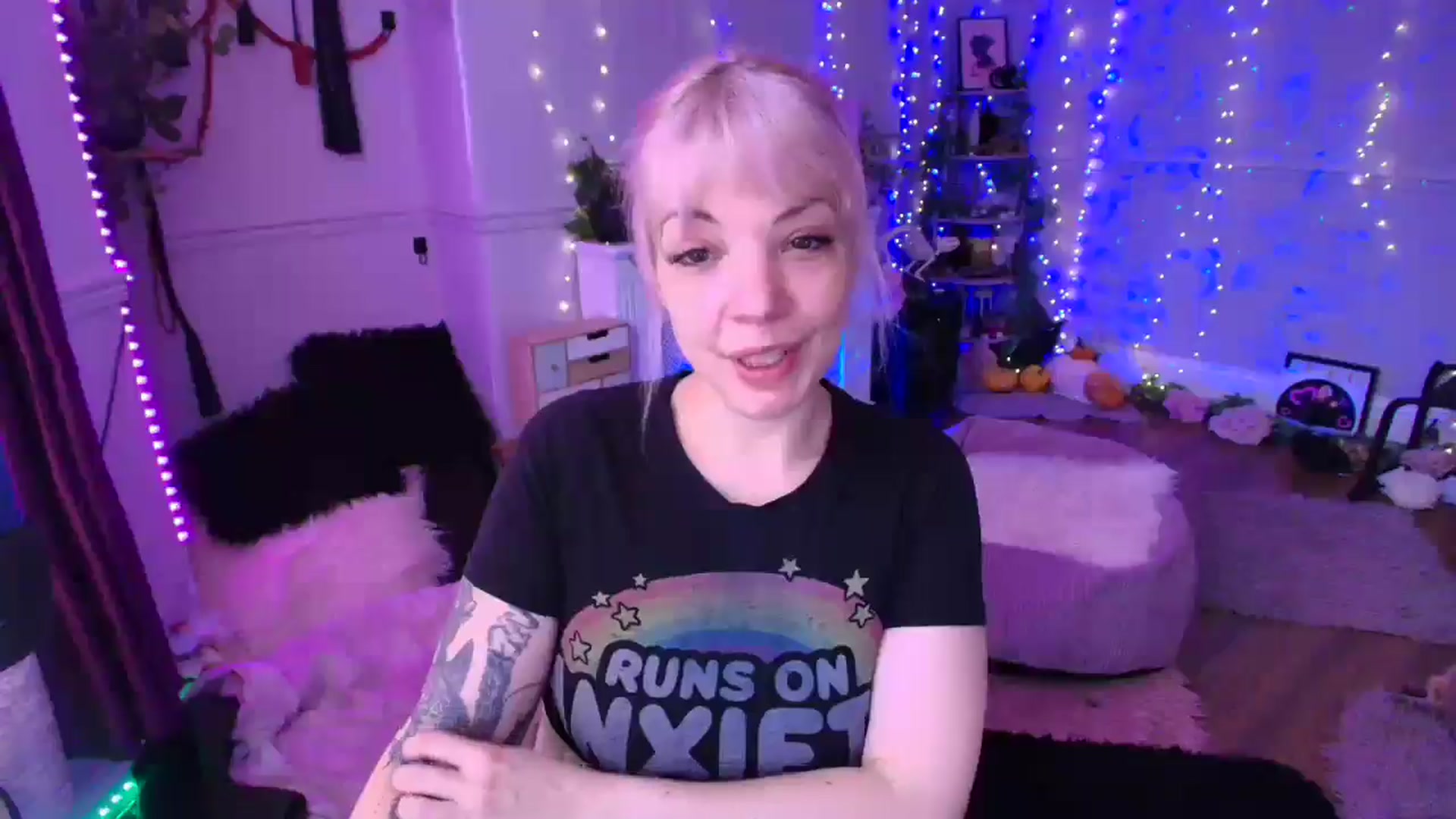 Gallery image thumbnail from LunaWolfie's myfreecams stream on, 04/03/2026, 12:19 image 16 of 20