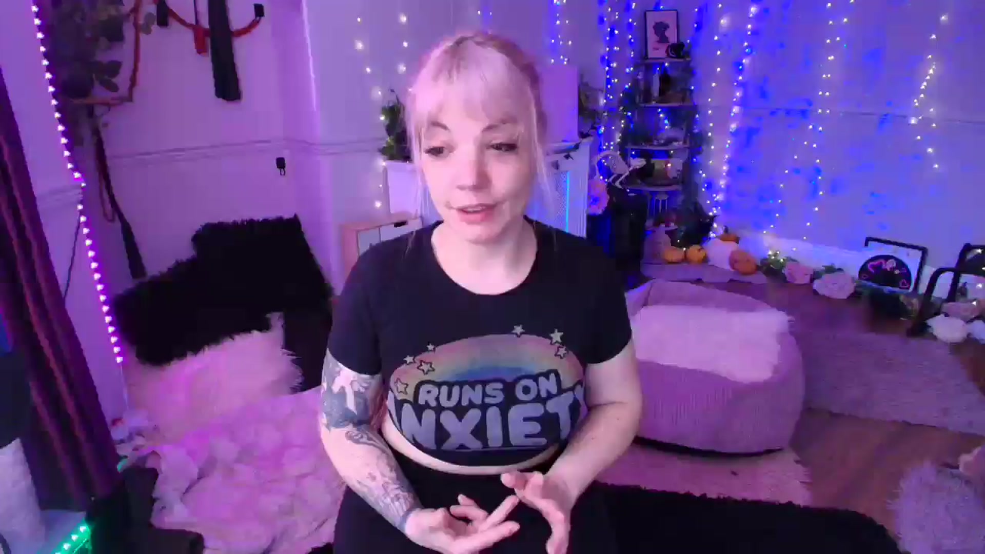 Gallery image thumbnail from LunaWolfie's myfreecams stream on, 04/03/2026, 12:19 image 6 of 20