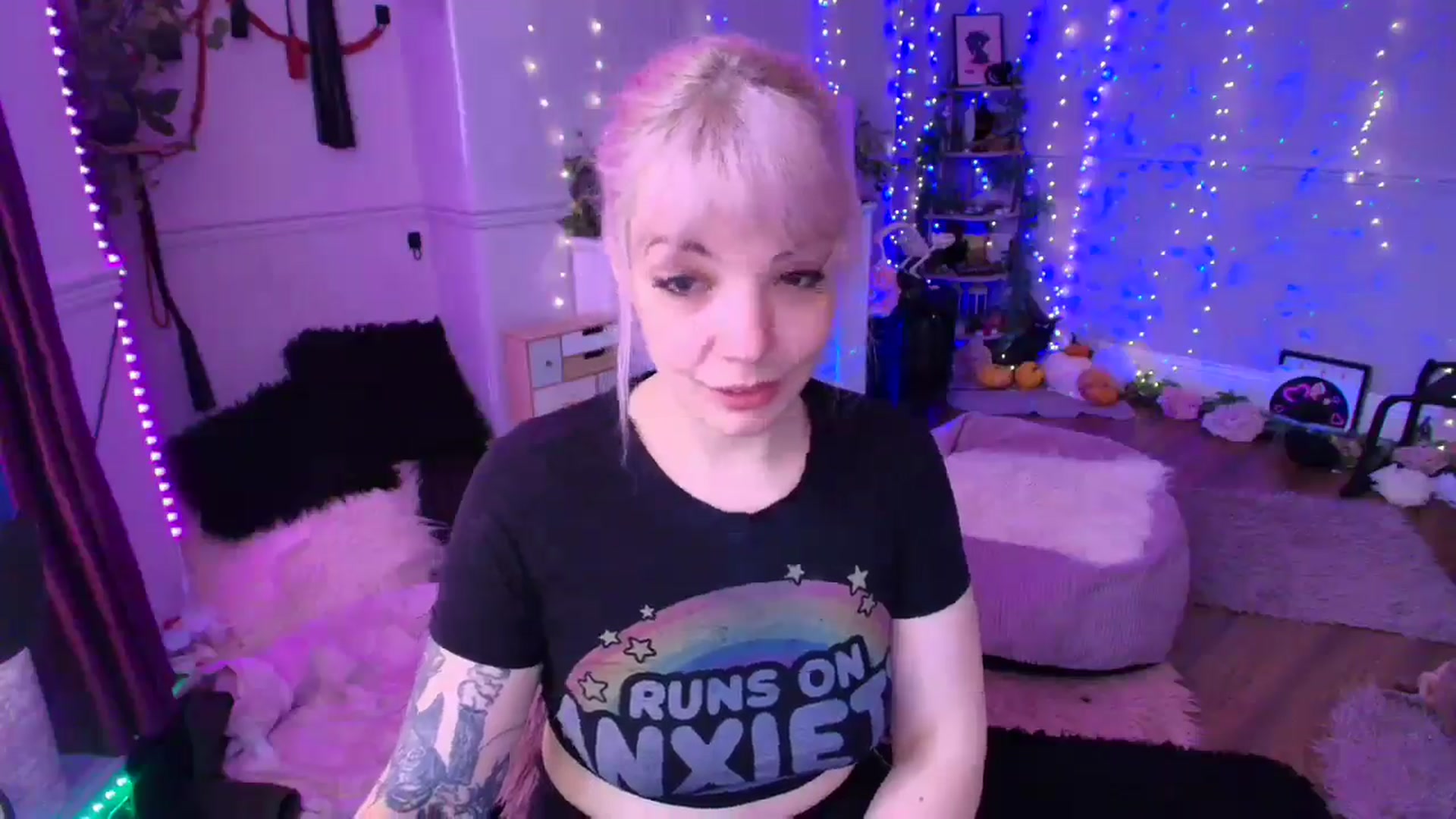 Gallery image thumbnail from LunaWolfie's myfreecams stream on, 04/03/2026, 12:19 image 9 of 20