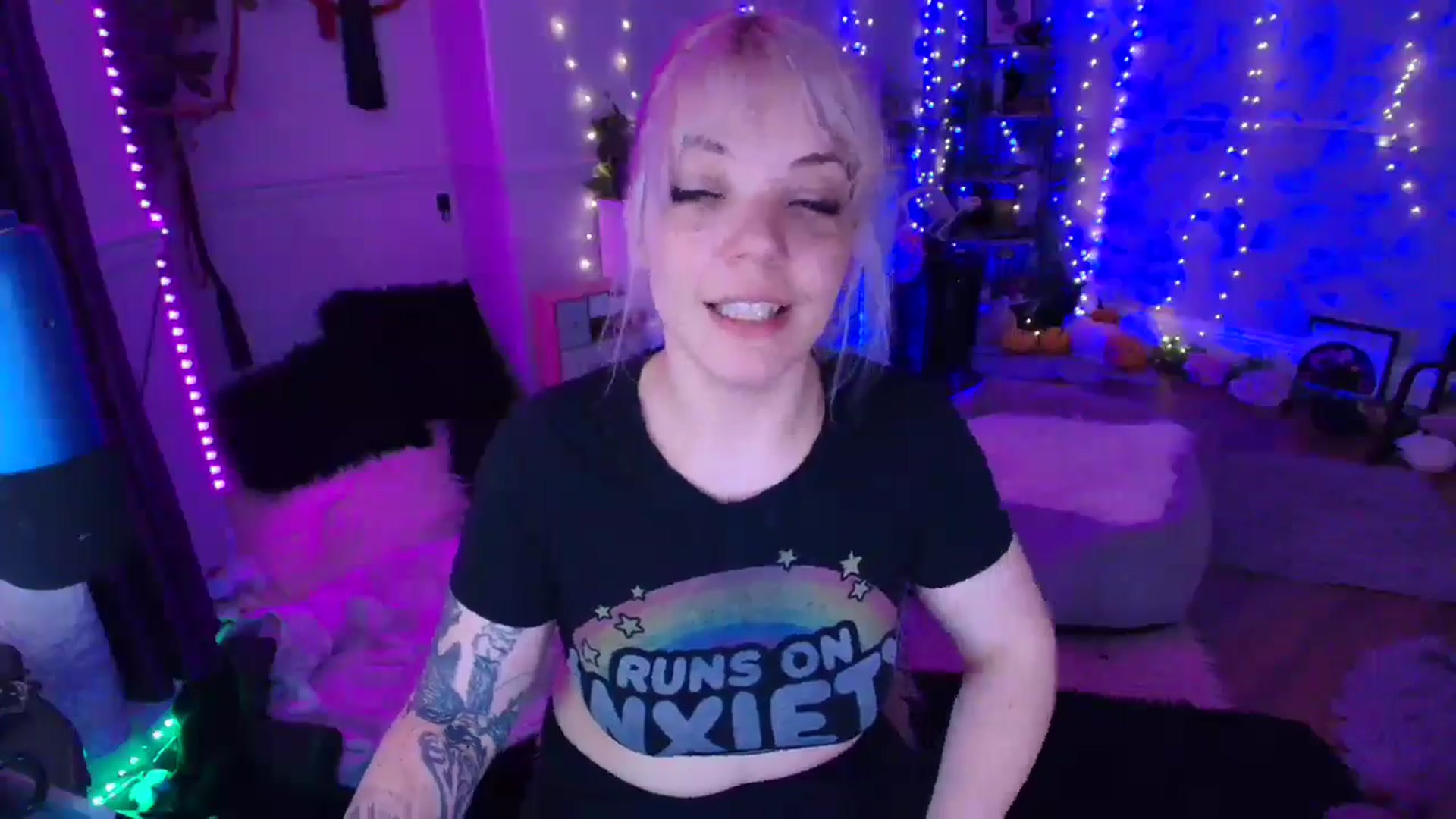 Gallery image thumbnail from LunaWolfie's myfreecams stream on, 04/03/2026, 18:20 image 5 of 20