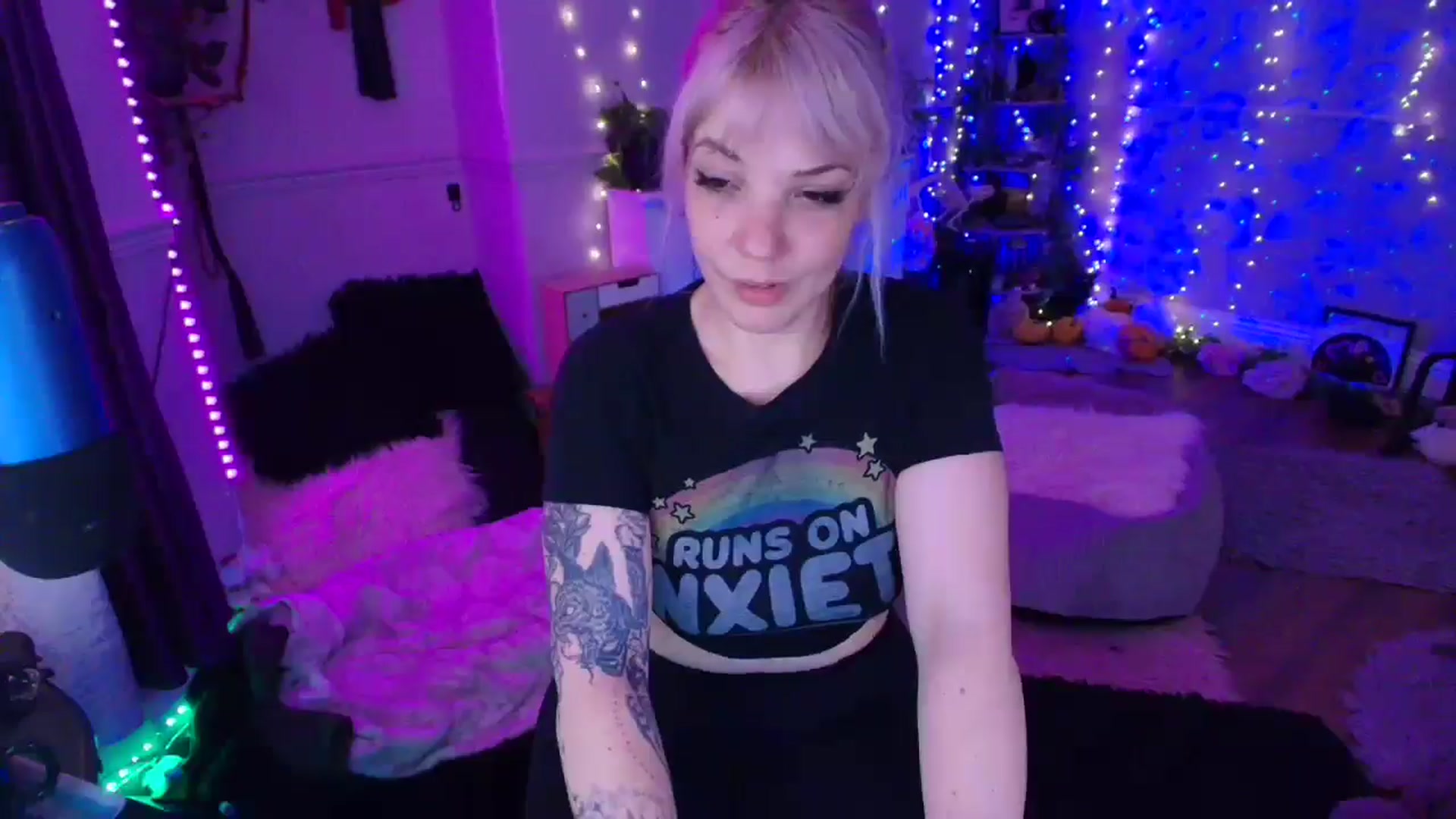 Gallery image thumbnail from LunaWolfie's myfreecams stream on, 04/03/2026, 18:20 image 8 of 20