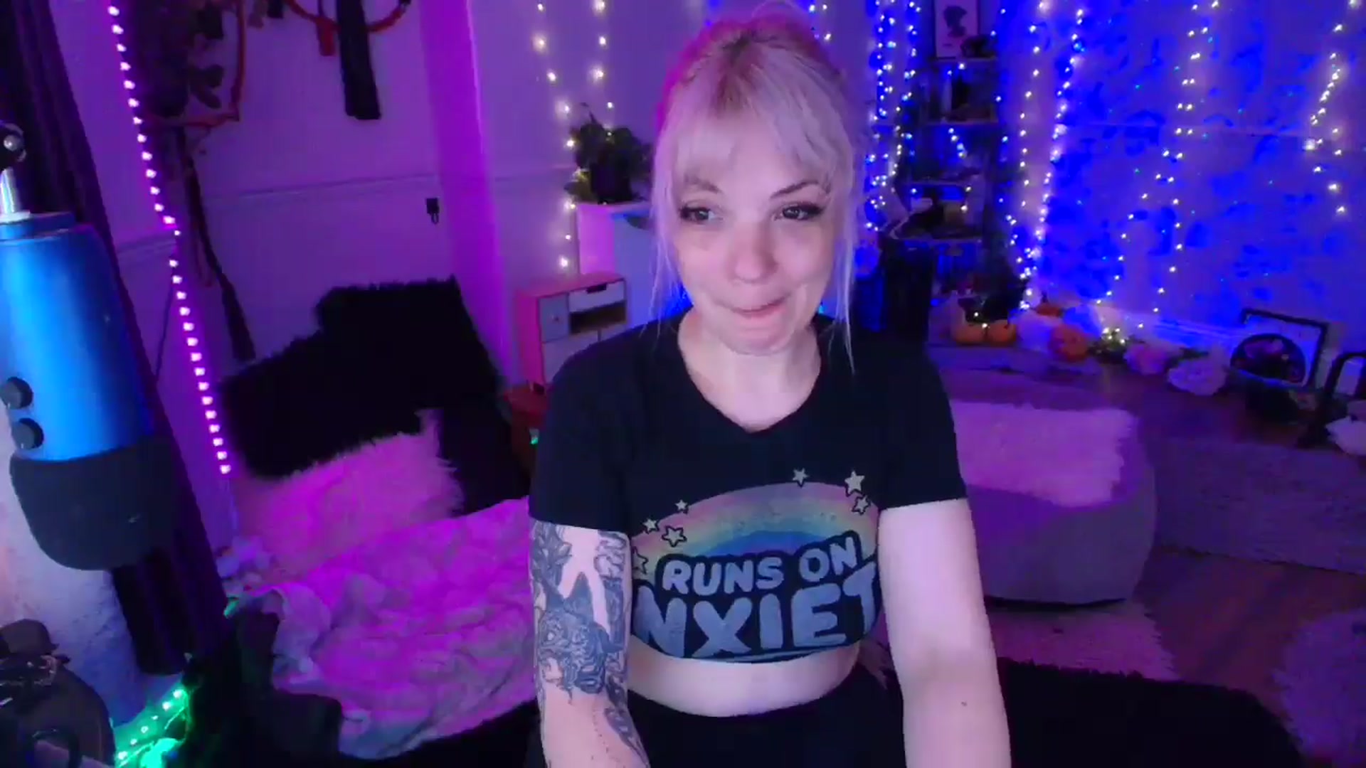 Gallery image thumbnail from LunaWolfie's myfreecams stream on, 04/03/2026, 18:20 image 6 of 20