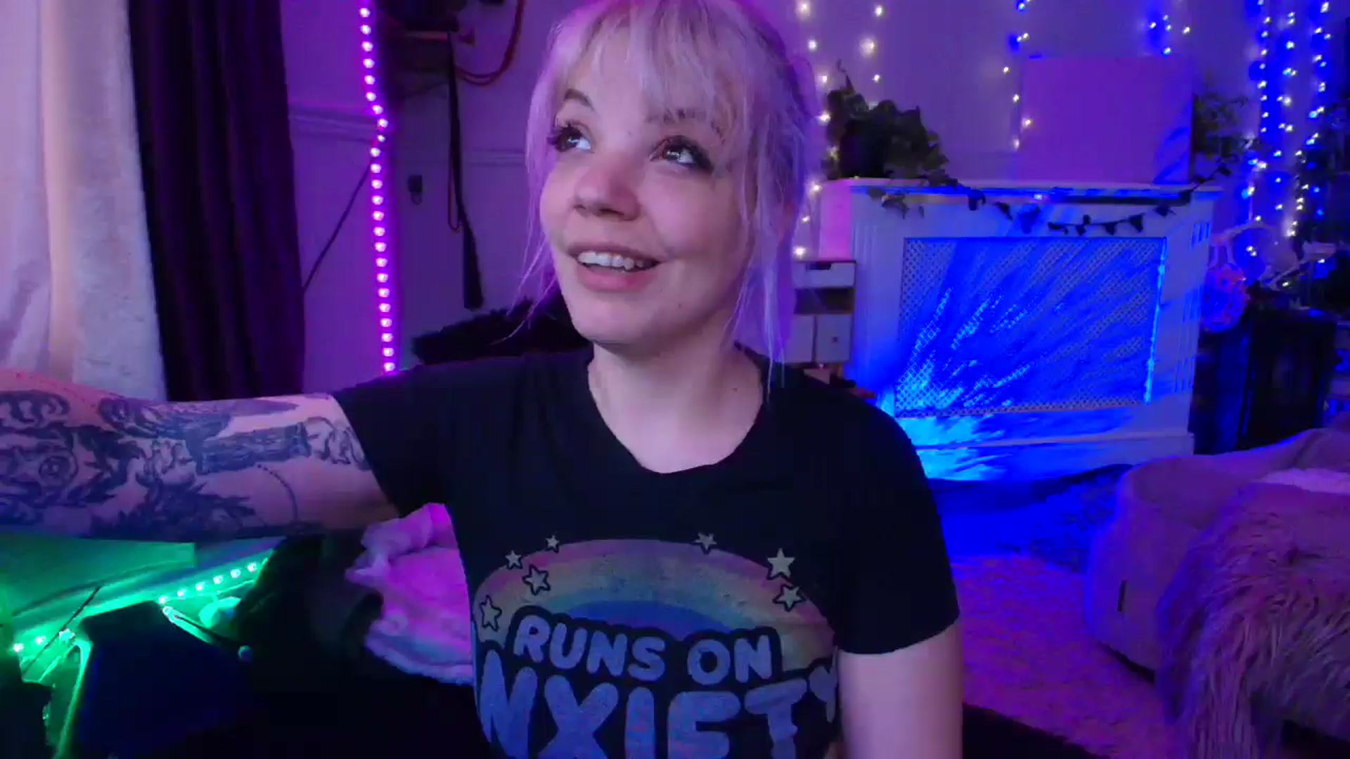 Gallery image thumbnail from LunaWolfie's myfreecams stream on, 04/03/2026, 18:20 image 13 of 20