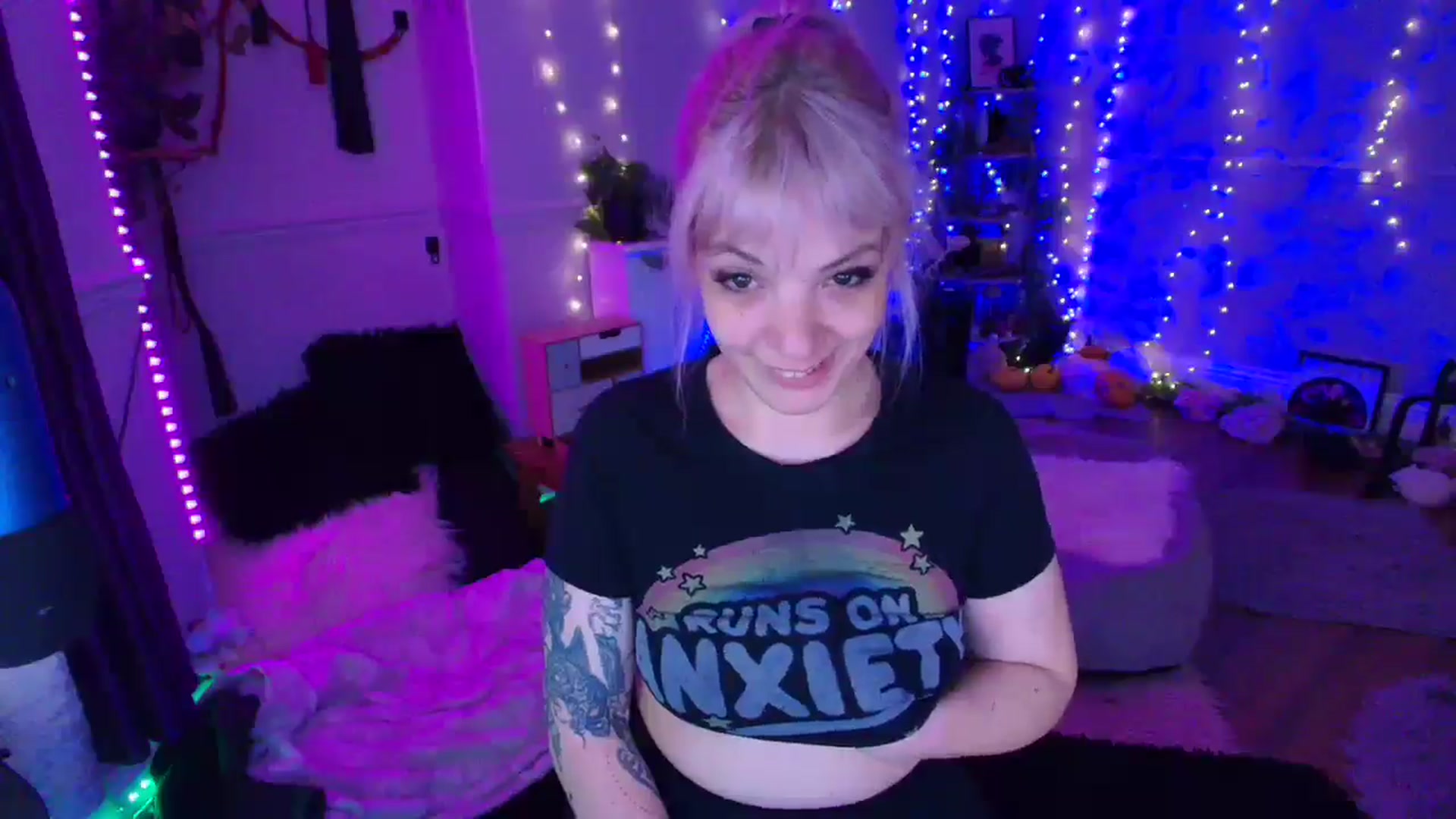Gallery image thumbnail from LunaWolfie's myfreecams stream on, 04/03/2026, 18:20 image 17 of 20