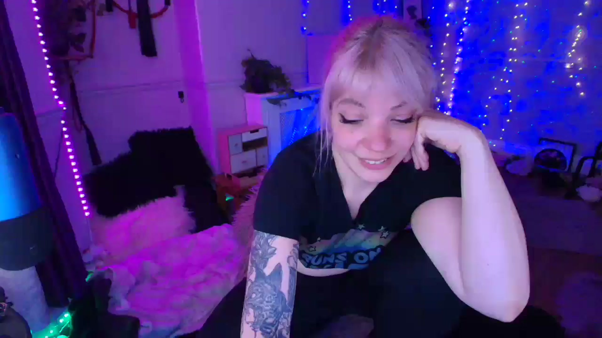 Gallery image thumbnail from LunaWolfie's myfreecams stream on, 04/03/2026, 18:20 image 1 of 20