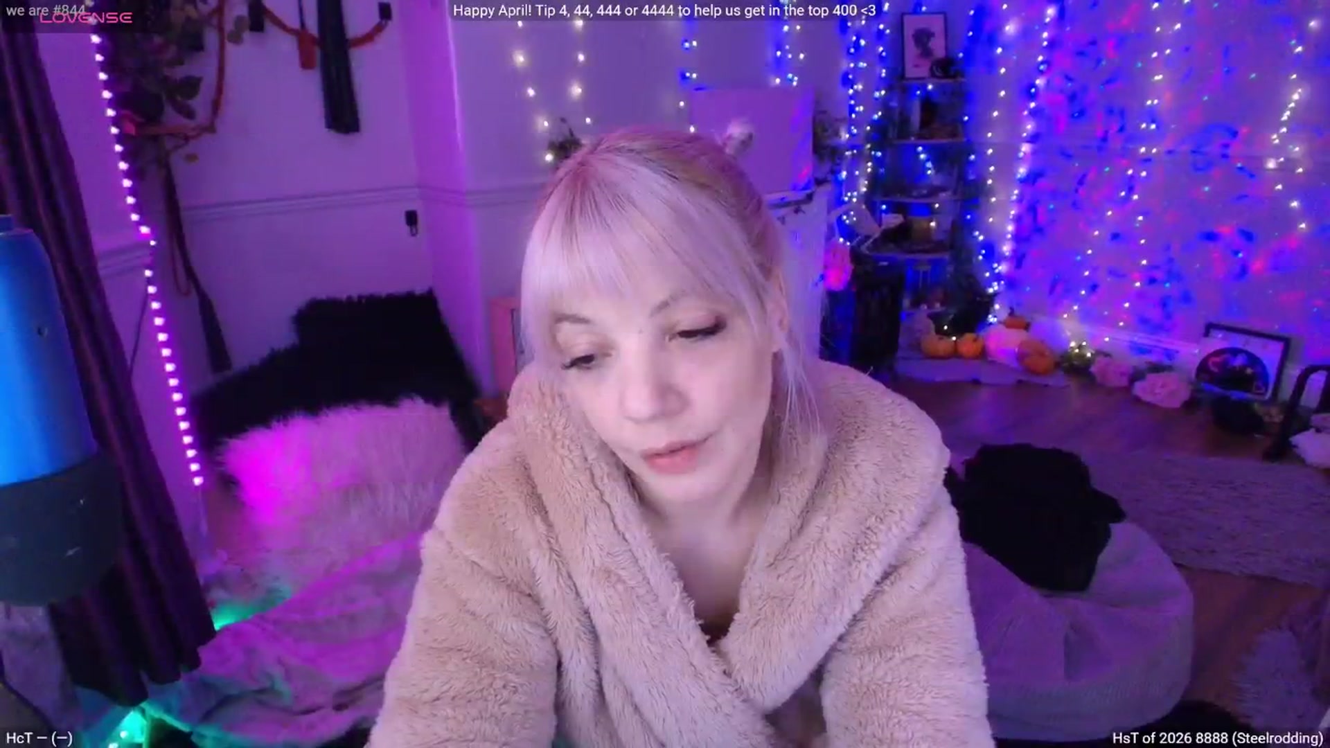 Gallery image thumbnail from LunaWolfie's myfreecams stream on, 04/04/2026, 17:53 image 4 of 20