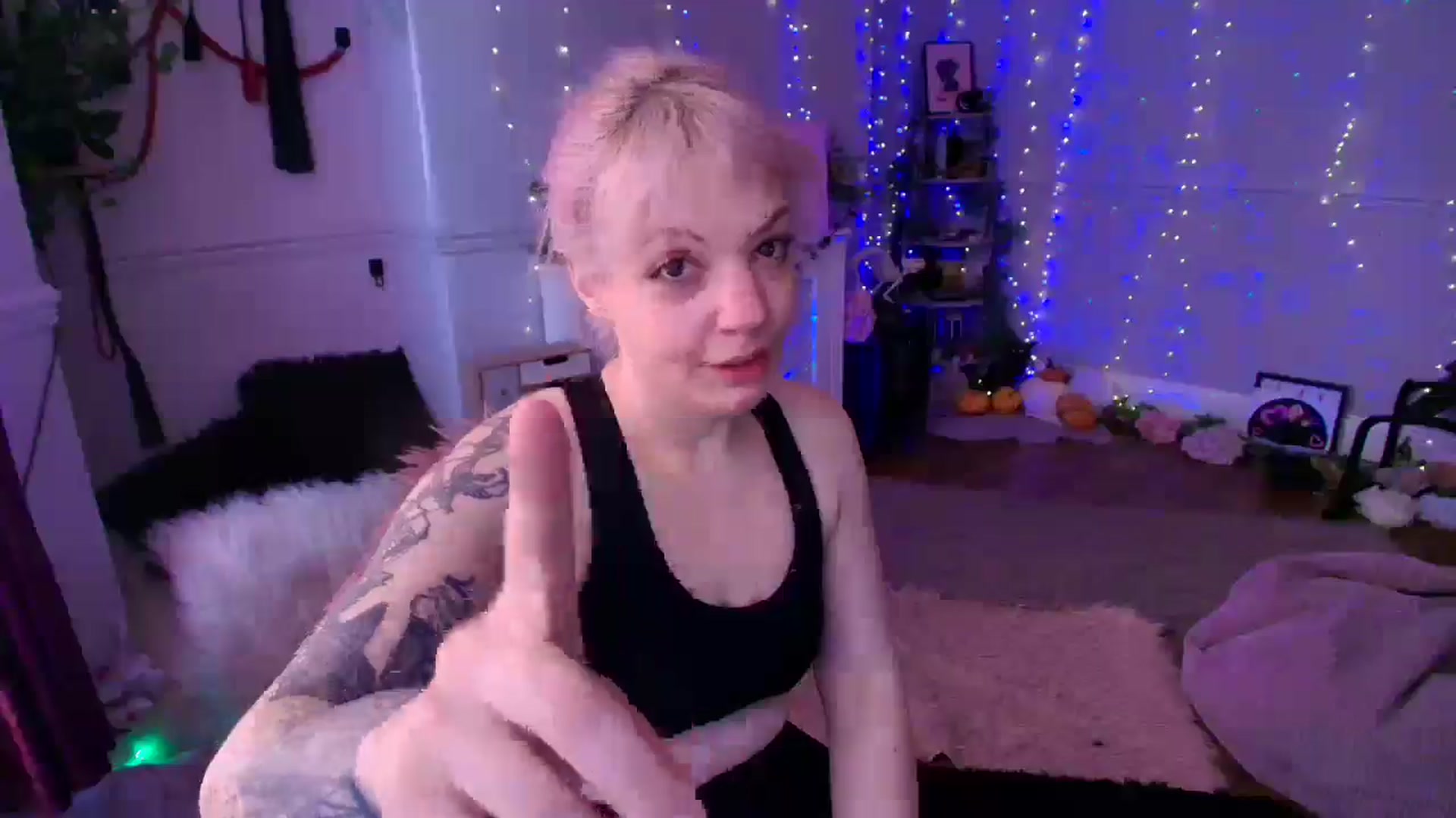 Gallery image thumbnail from LunaWolfie's myfreecams stream on, 04/07/2026, 13:16 image 20 of 20