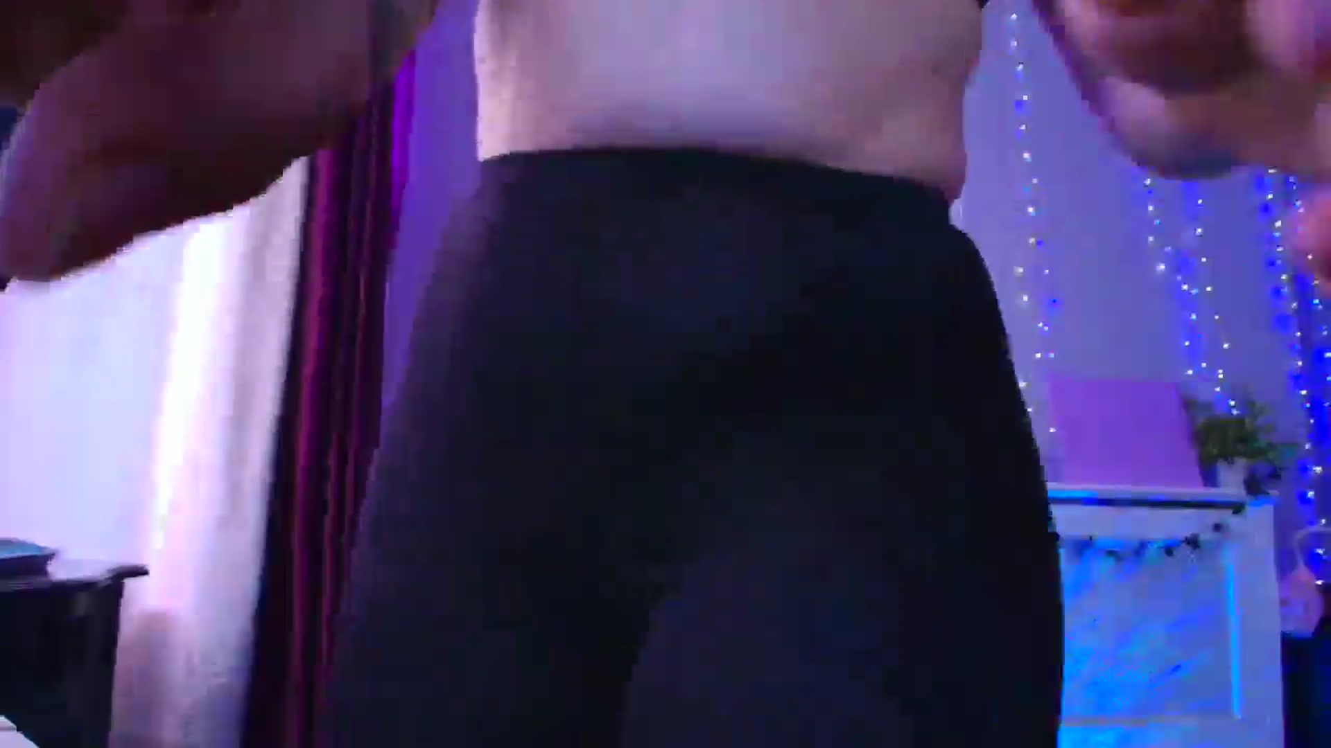 Gallery image thumbnail from LunaWolfie's myfreecams stream on, 04/11/2026, 11:54 image 10 of 20