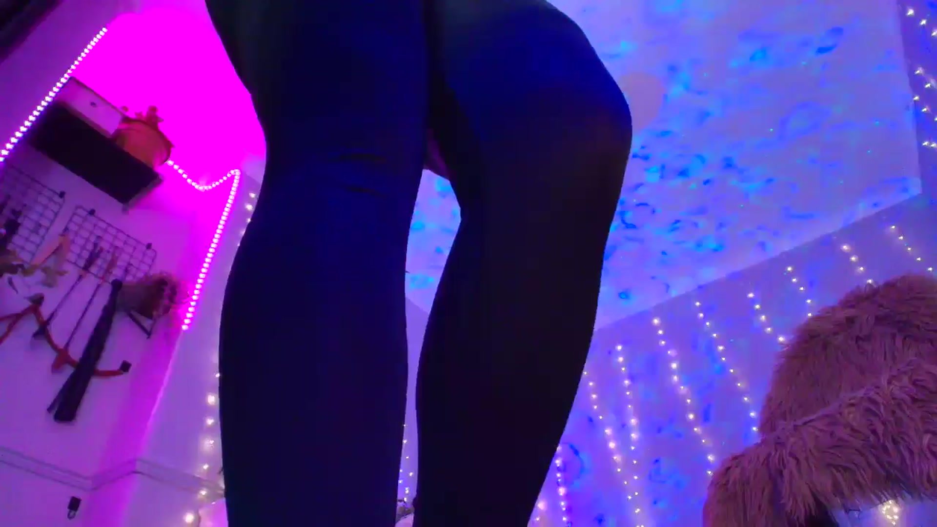Gallery image thumbnail from LunaWolfie's myfreecams stream on, 04/13/2026, 22:28 image 16 of 20