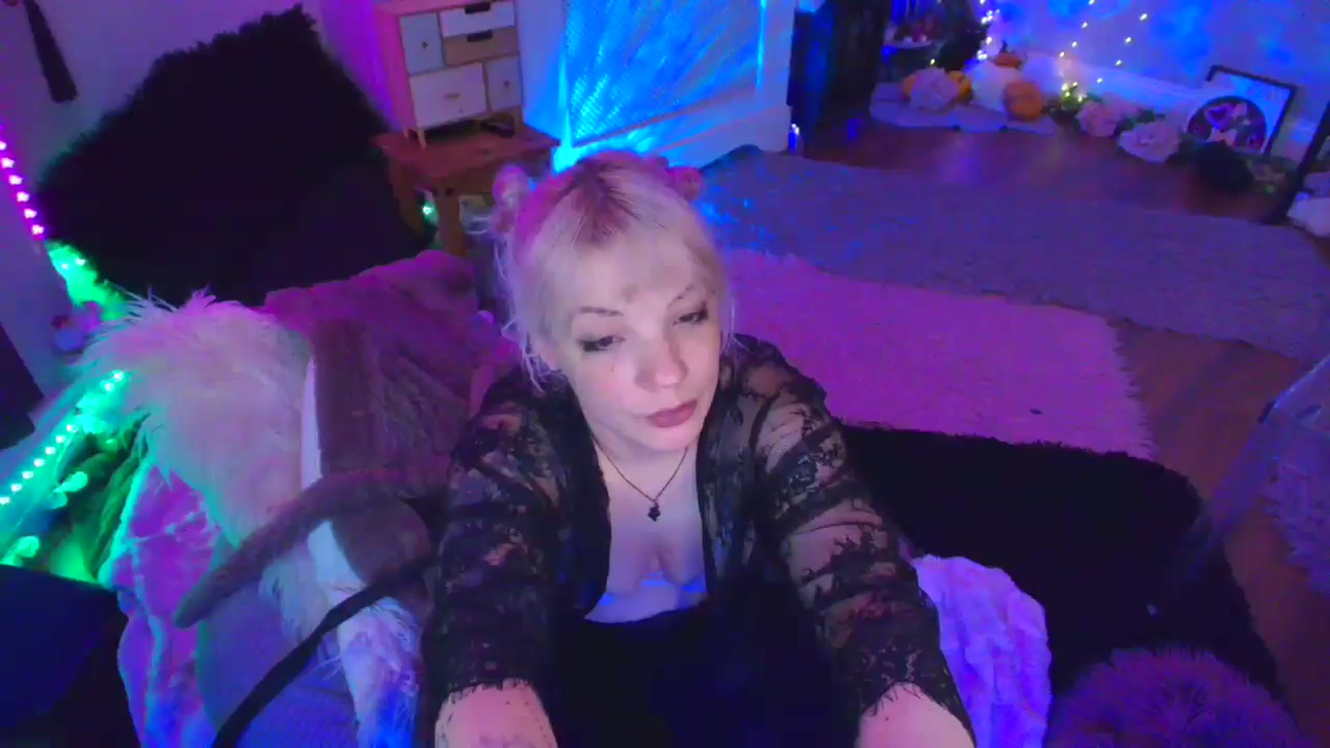 Gallery image thumbnail from LunaWolfie's myfreecams stream on, 04/14/2026, 20:45 image 3 of 20