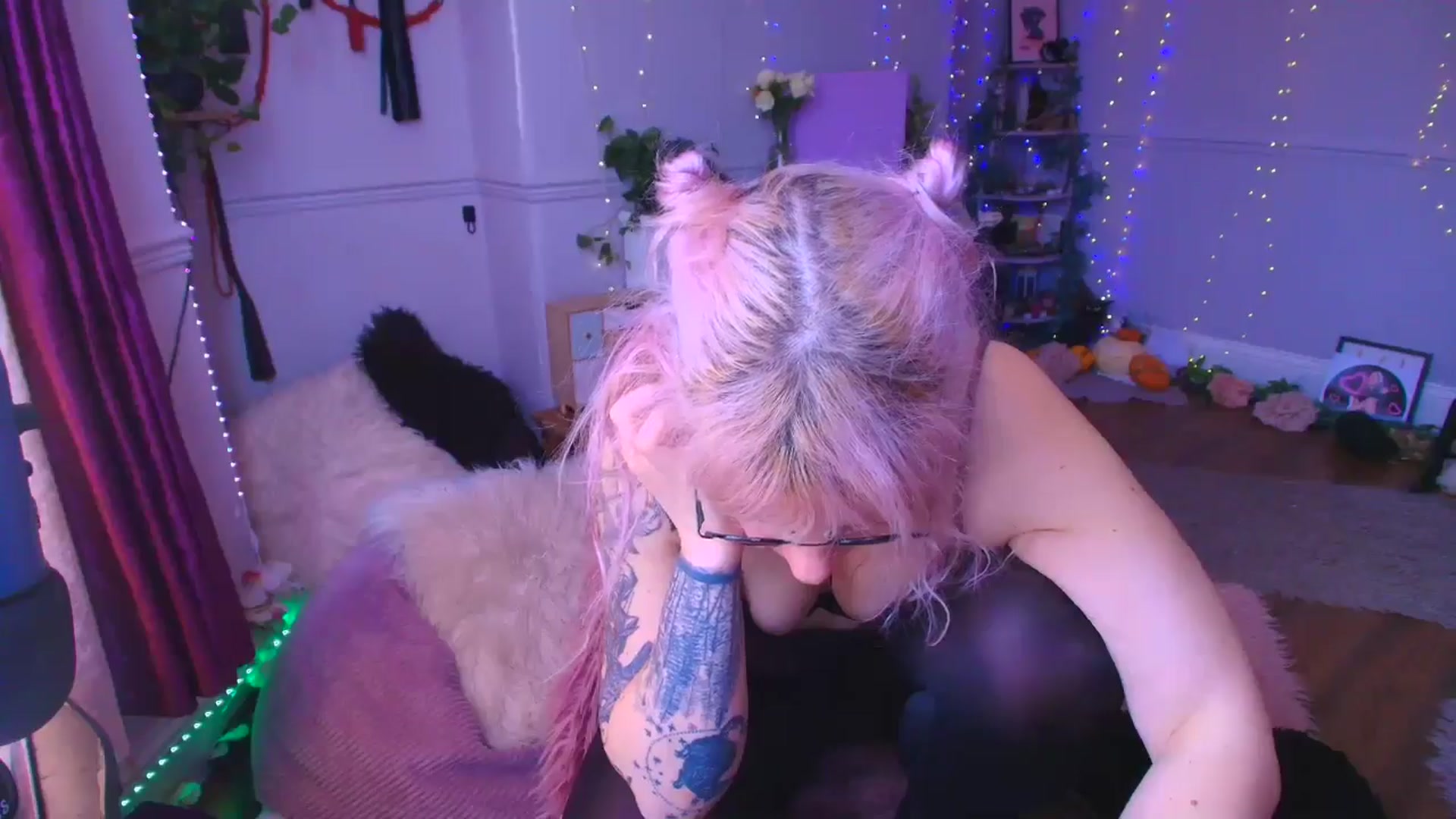 Gallery image thumbnail from LunaWolfie's myfreecams stream on, 04/15/2026, 15:02 image 3 of 20