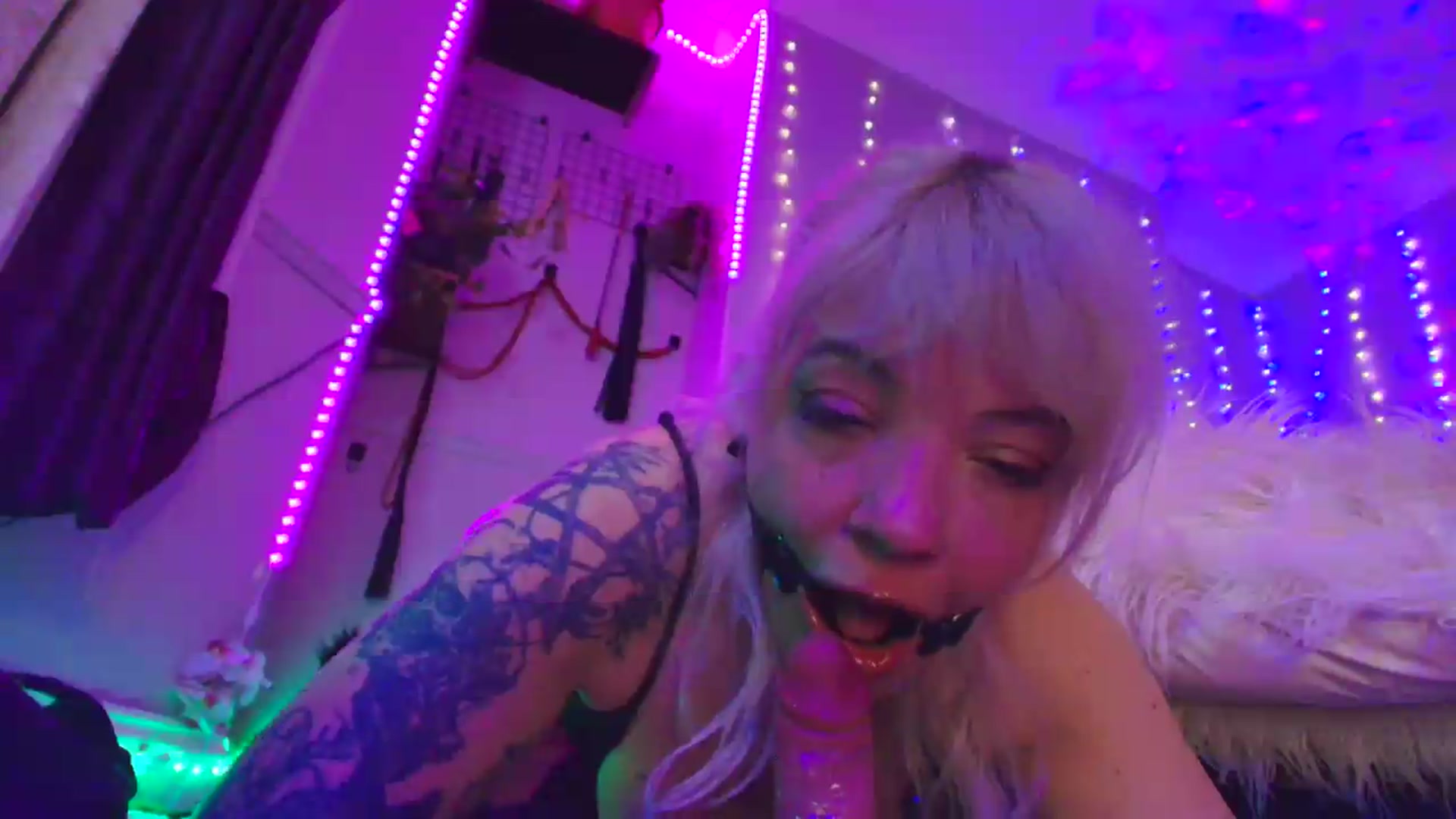 Gallery image thumbnail from LunaWolfie's myfreecams stream on, 04/22/2026, 23:07 image 12 of 20