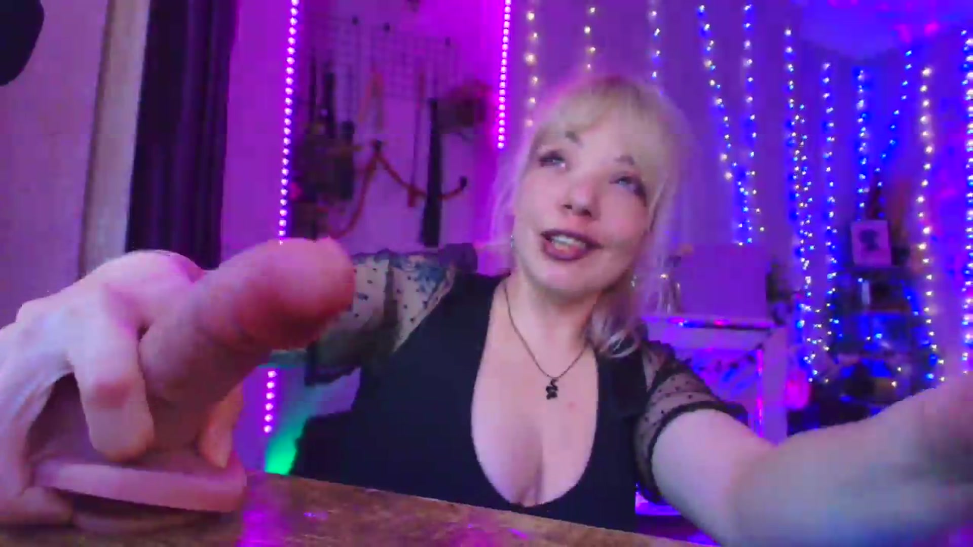 Gallery image thumbnail from LunaWolfie's myfreecams stream on, 04/22/2026, 23:07 image 2 of 20